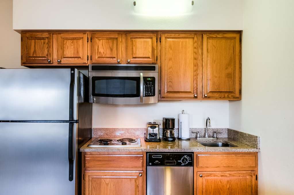 HYATT HOUSE CHICAGOSCHAUMBURG-guestroom-Guest Room,On-Site.jpg