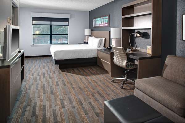 Suite - Hyatt House Hotel Uptown Dallas