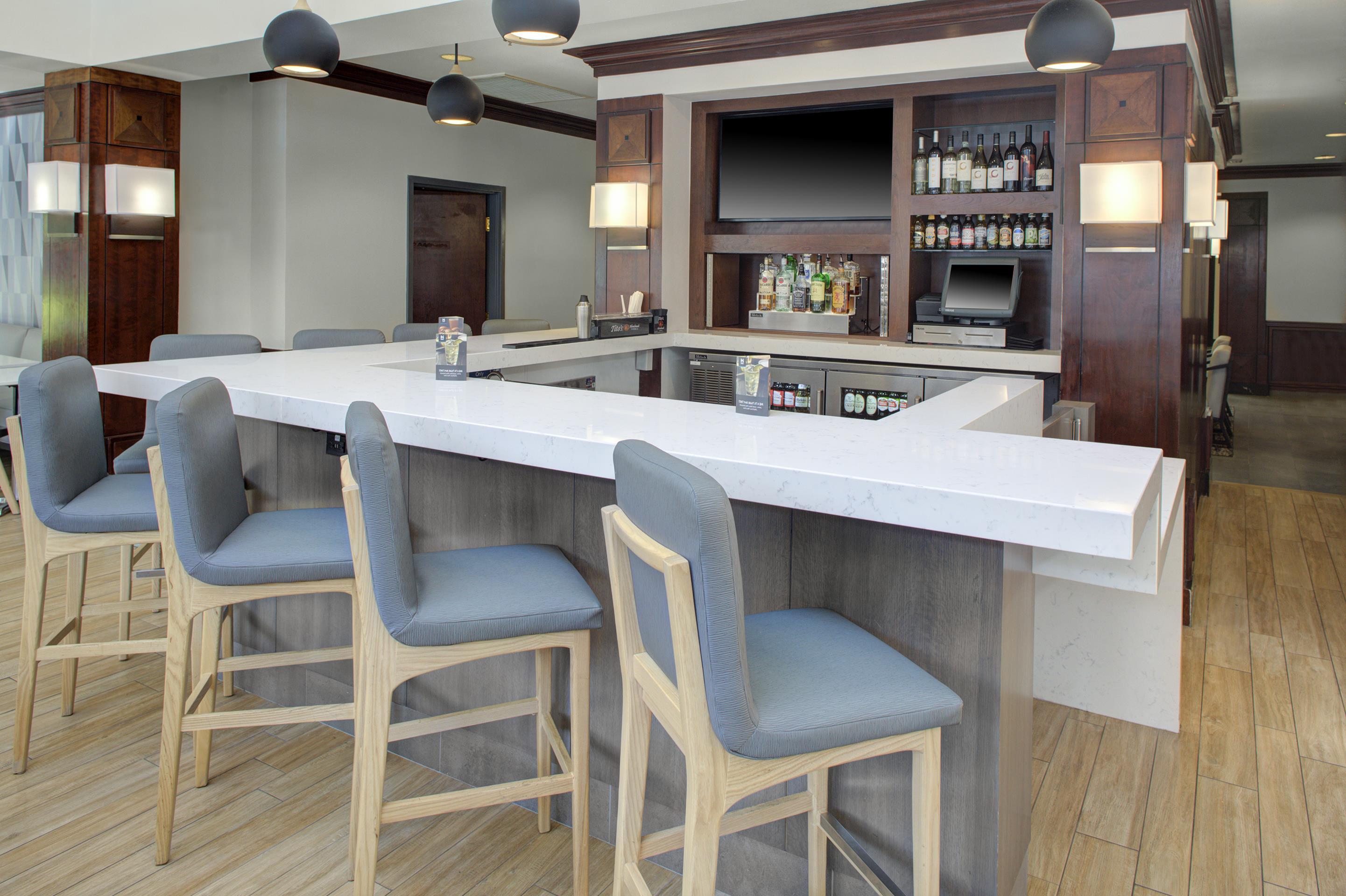 Bar Lounge | Hyatt House Parsippany/Whippany