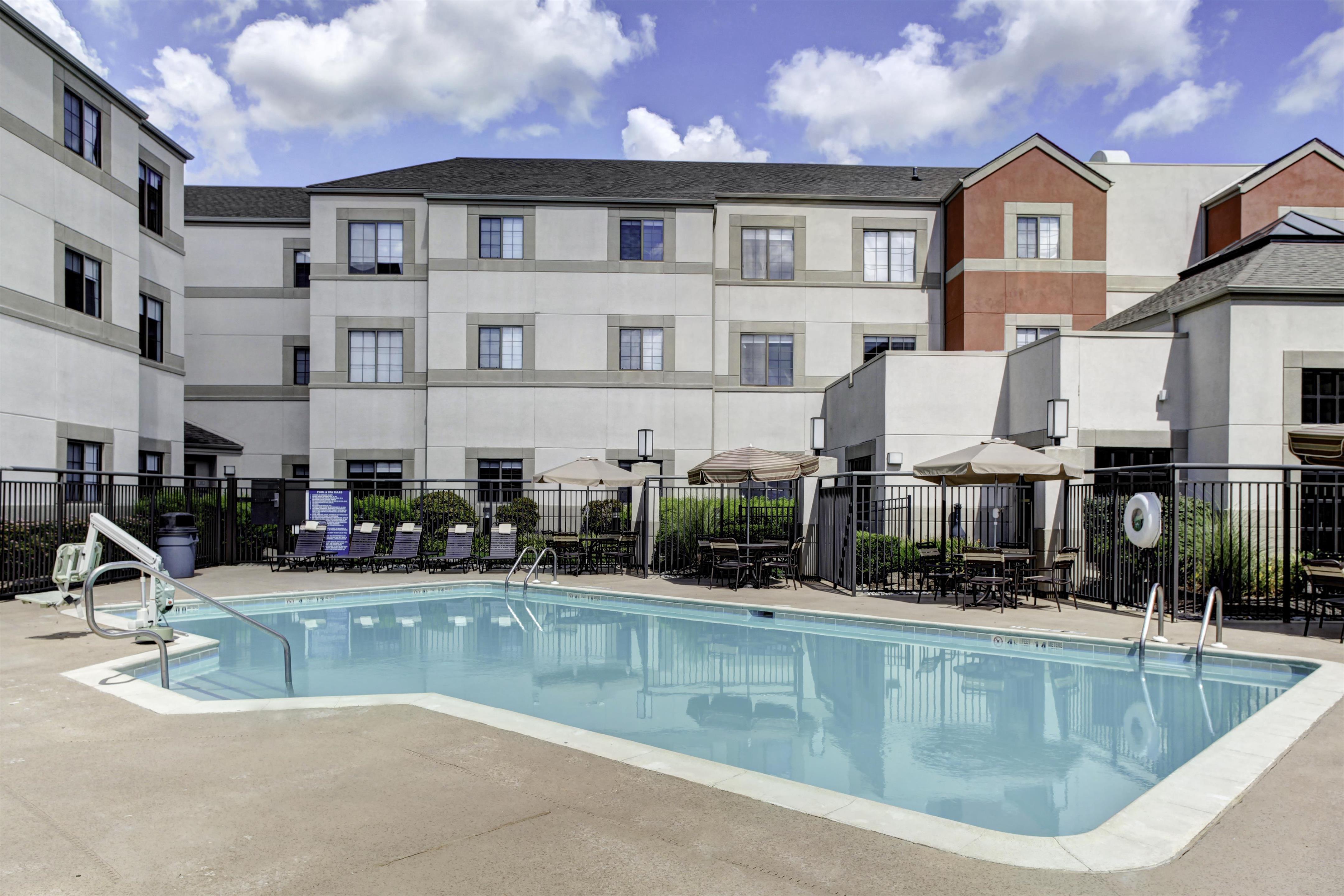 Pool | Hyatt House Parsippany/Whippany