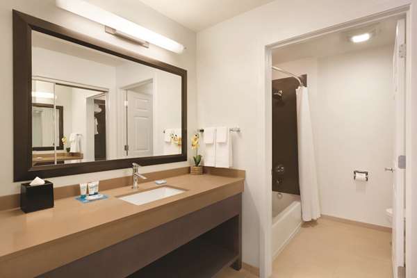  - Hyatt House Hotel Airport Miami