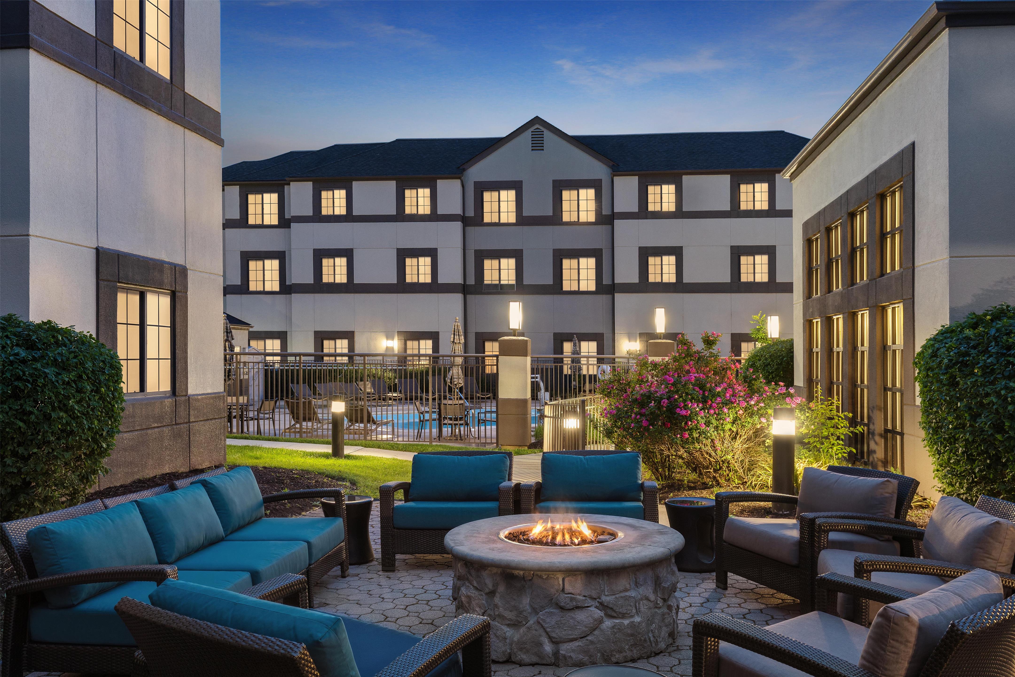 Patio Terrace | HYATT house Morristown