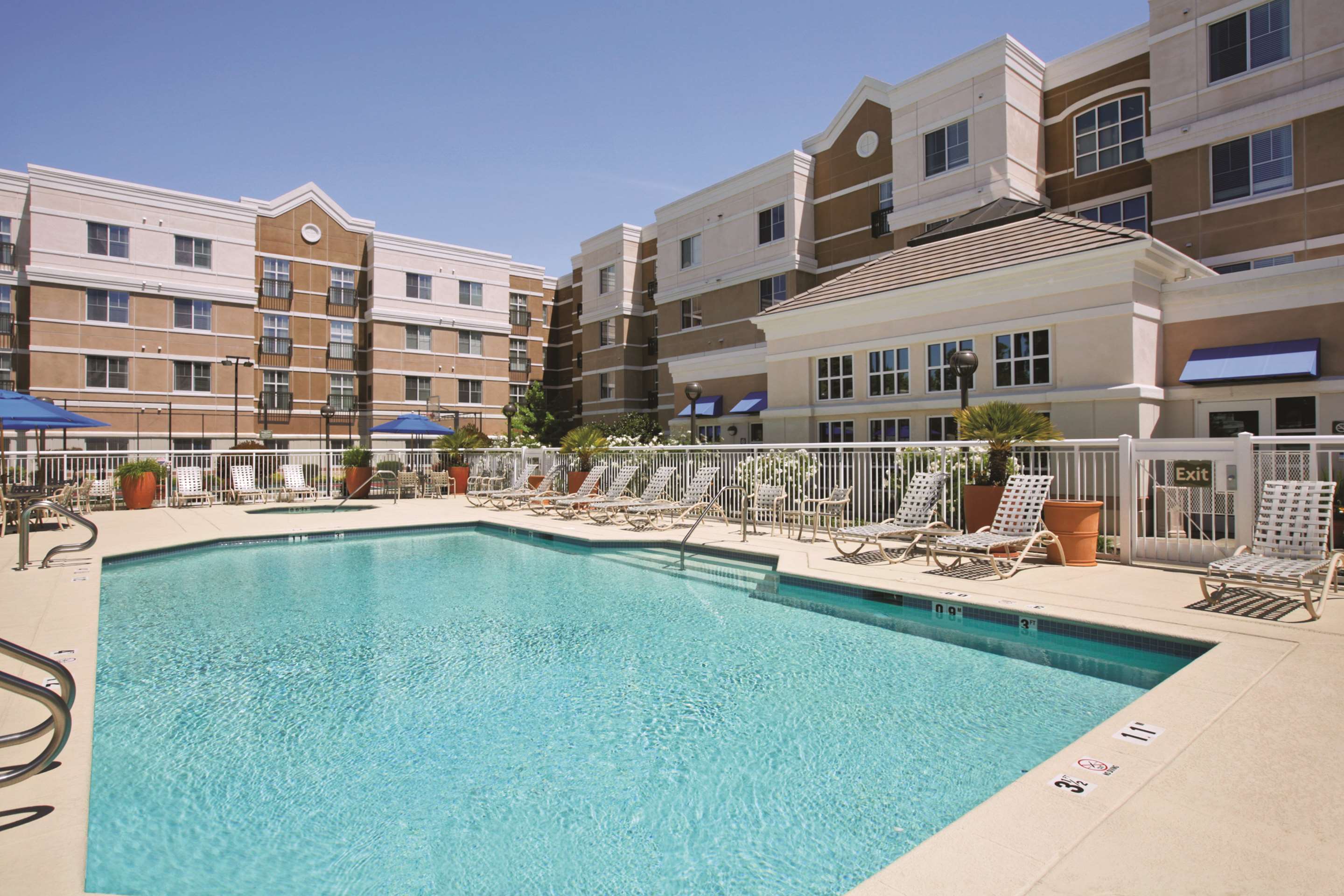 Pool | HYATT house Pleasant Hill