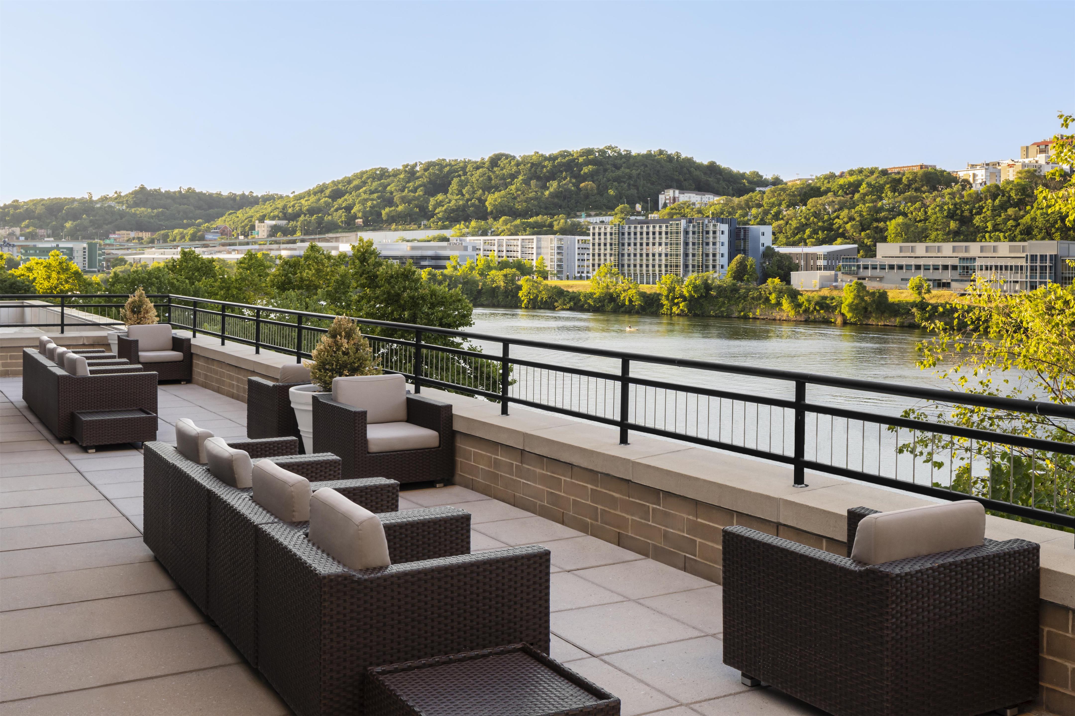 Patio Terrace | HYATT house Pittsburgh-South Side