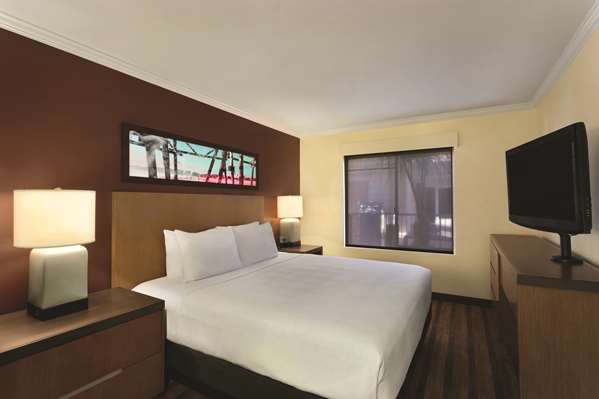 Suite - Hyatt House Hotel San Diego - I-805, Exits 27 & 27A