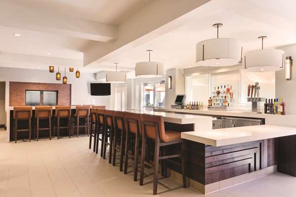 Bar - Hyatt House Hotel San Diego - I-805, Exits 27 & 27A