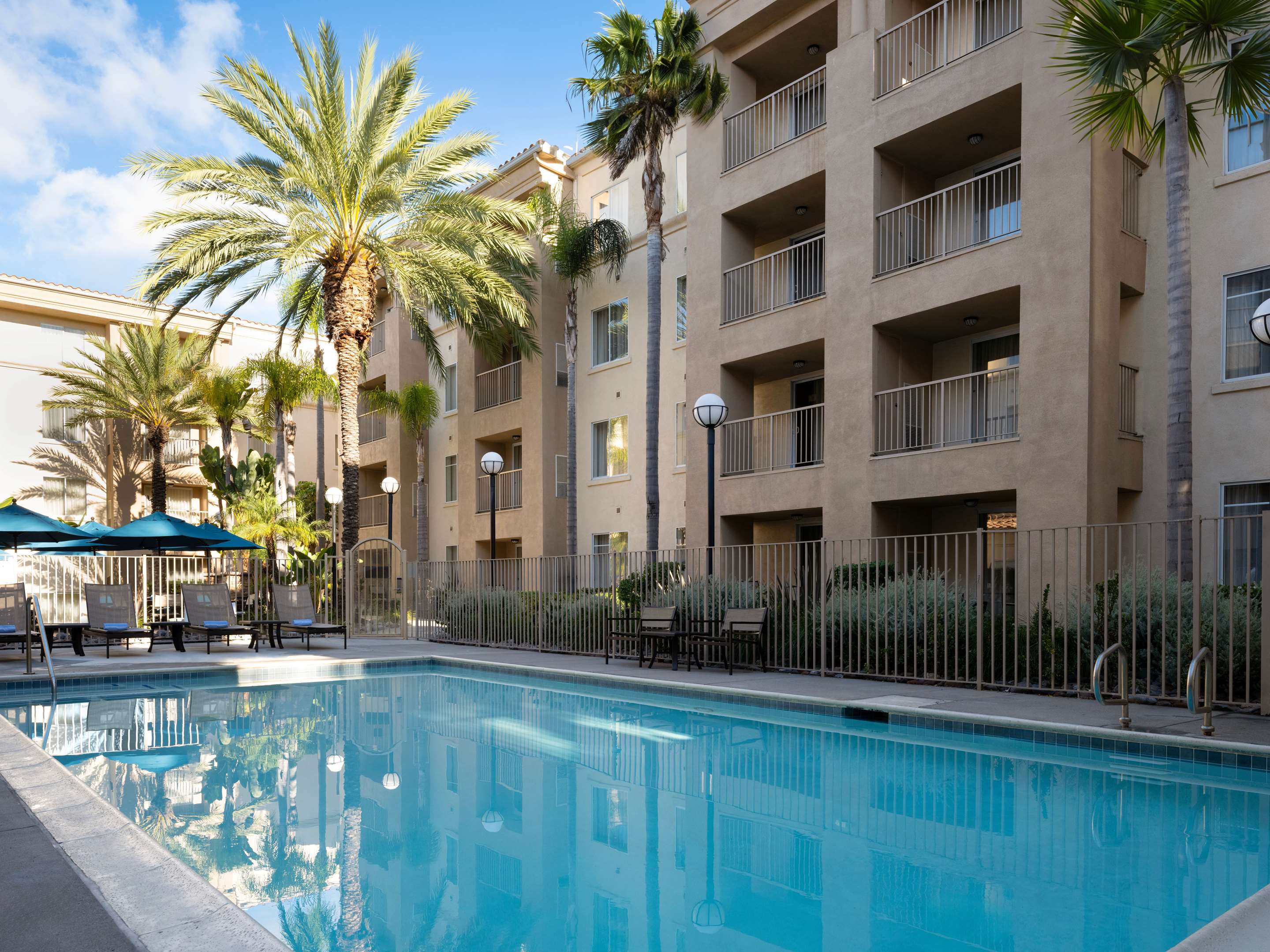 Pool | HYATT house San Diego/Sorrento Mesa