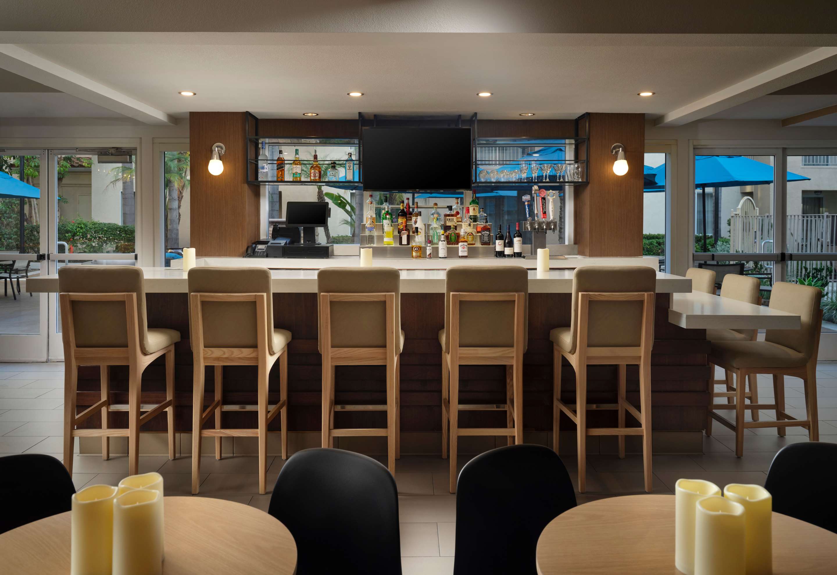 Bar Lounge | HYATT house San Diego/Sorrento Mesa