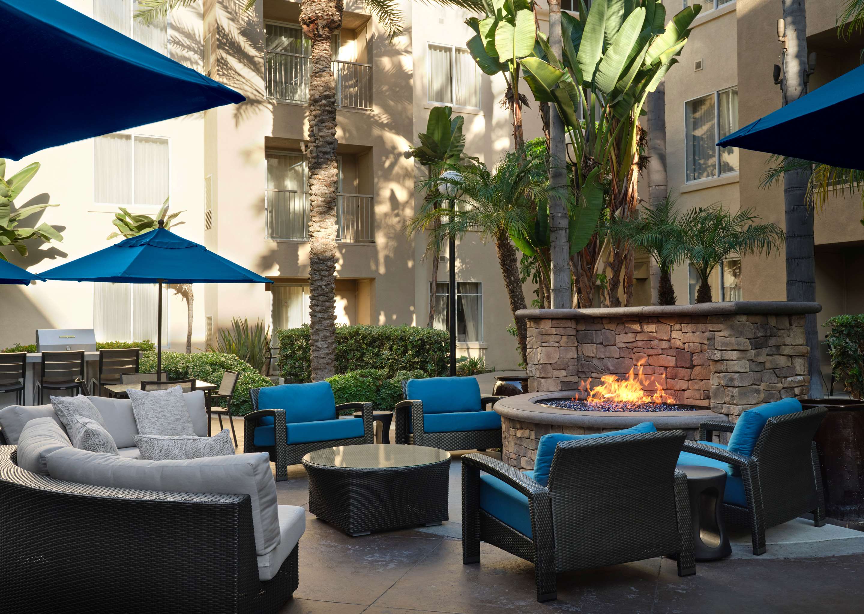 Patio Terrace | HYATT house San Diego/Sorrento Mesa