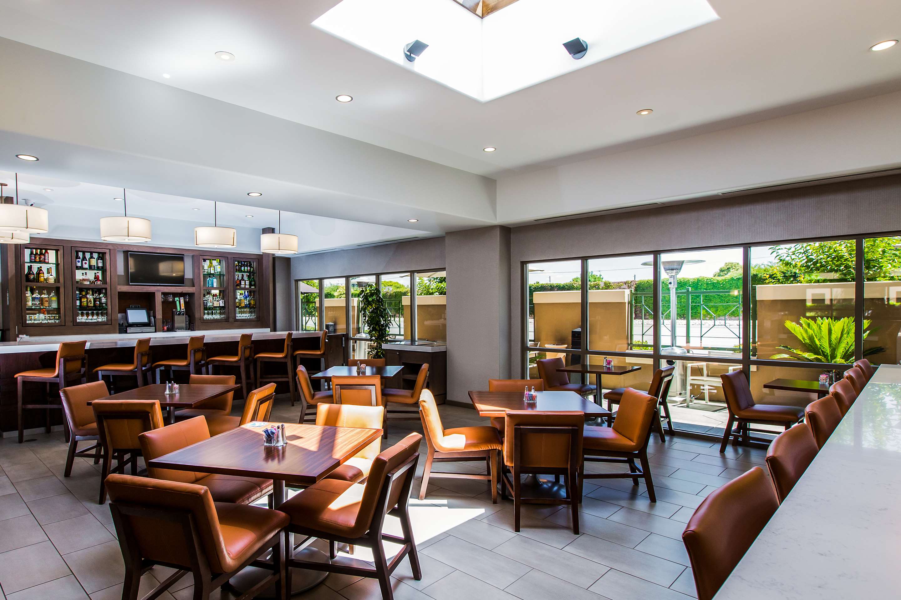 Bar Lounge | HYATT house Santa Clara