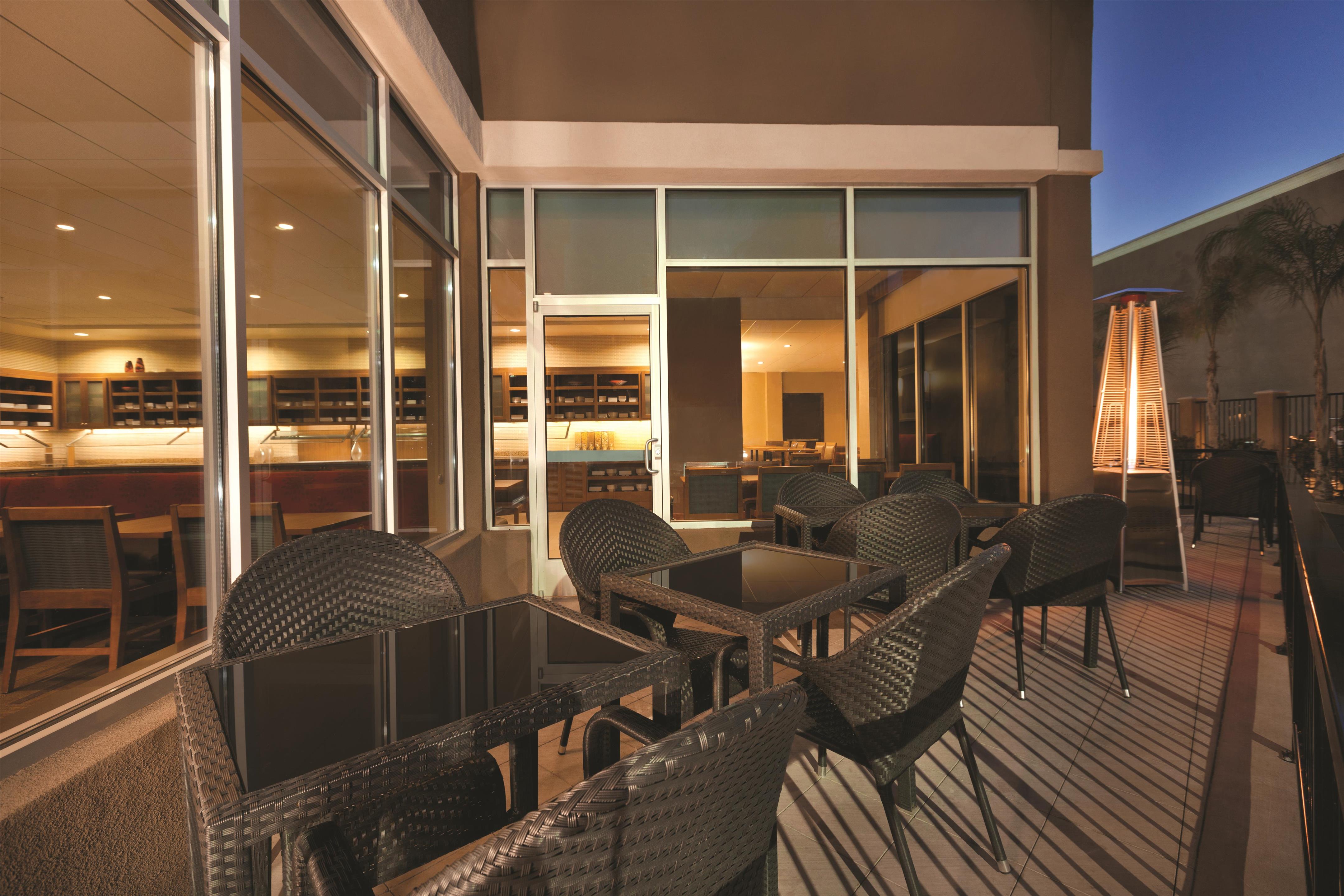 Restaurant | Hyatt Place at Anaheim Resort/Convention Center