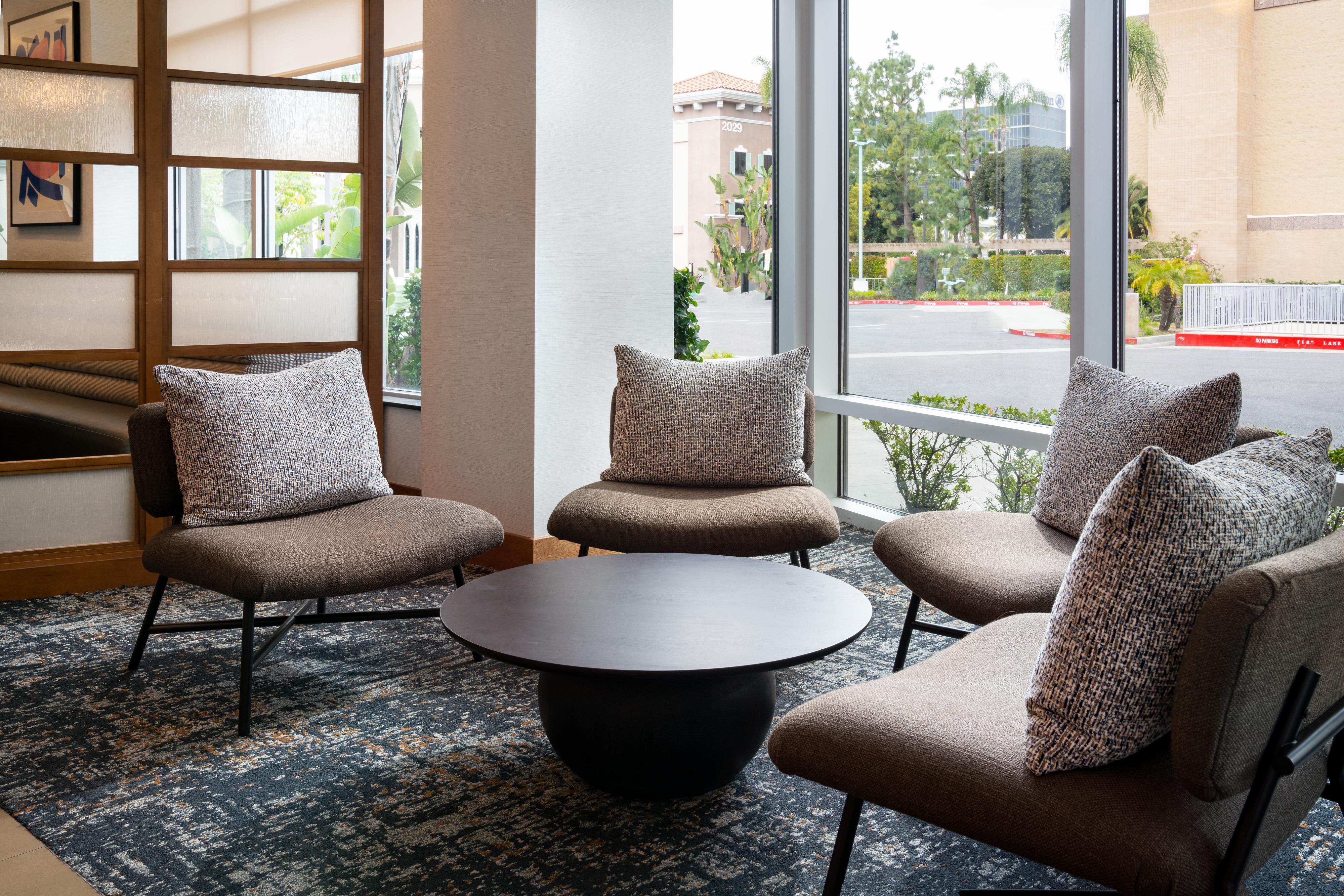 Lobby | Hyatt Place at Anaheim Resort/Convention Center