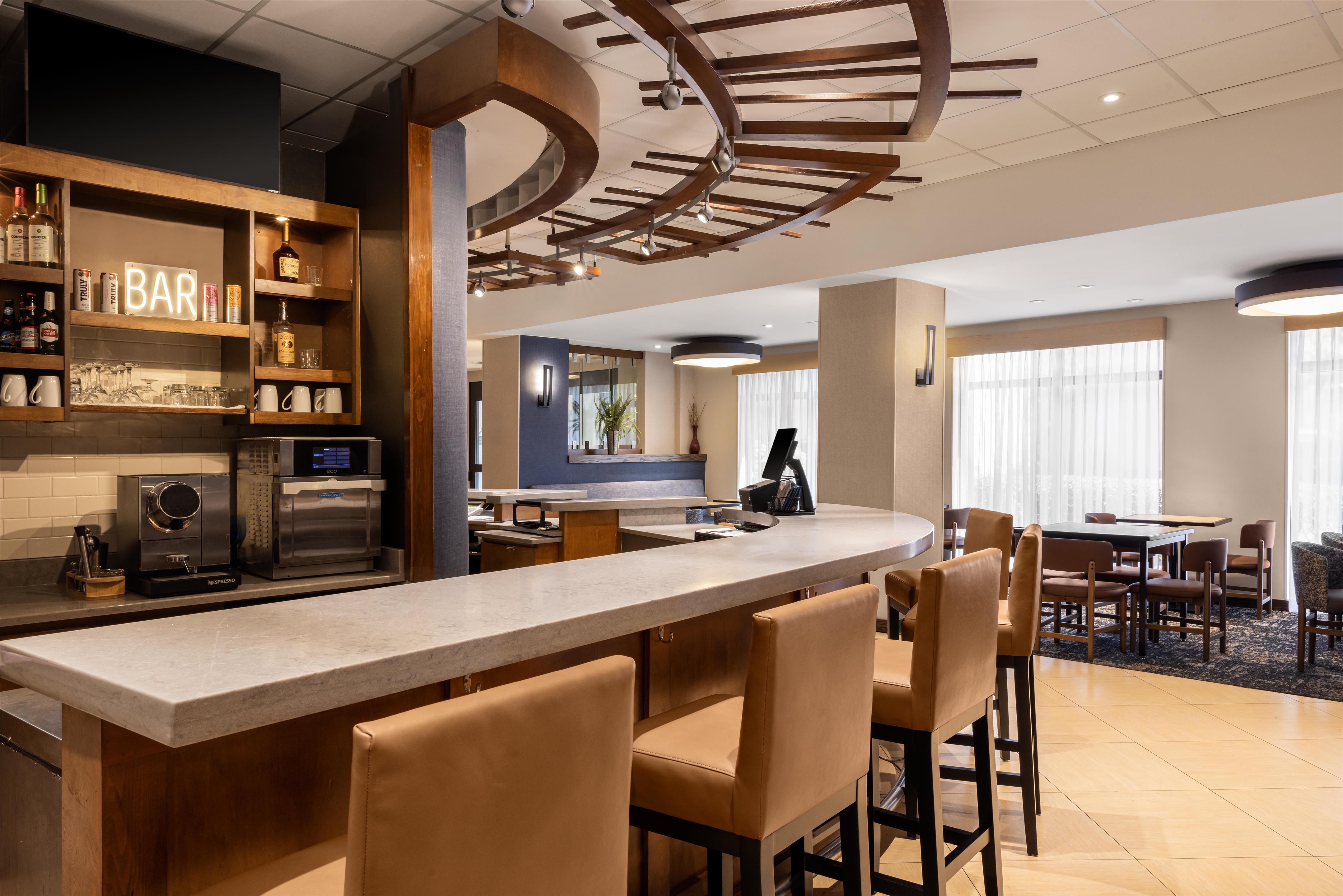 Bar Lounge | Hyatt Place Atlanta Airport South