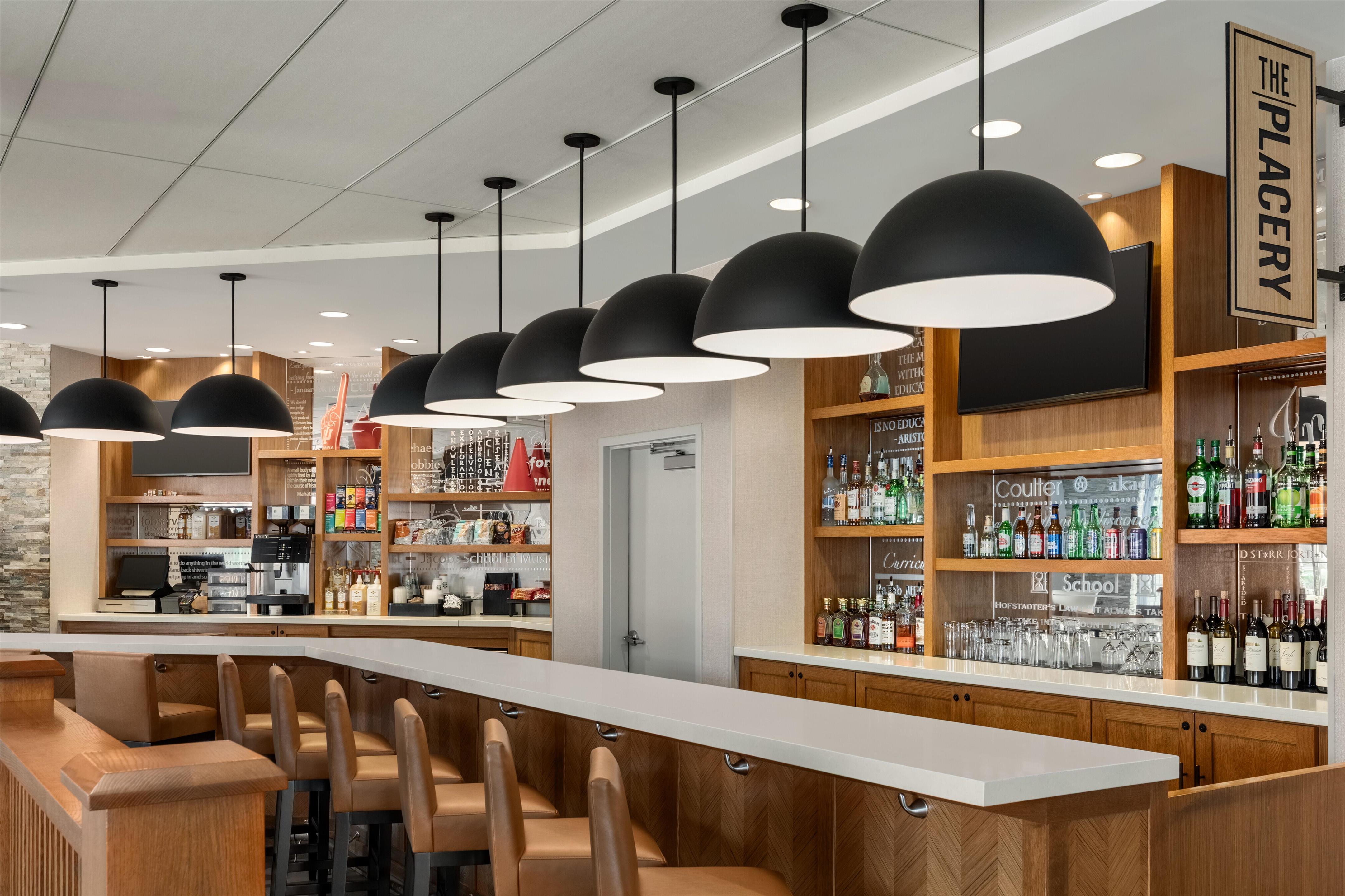 Bar Lounge | Hyatt Place Bloomington