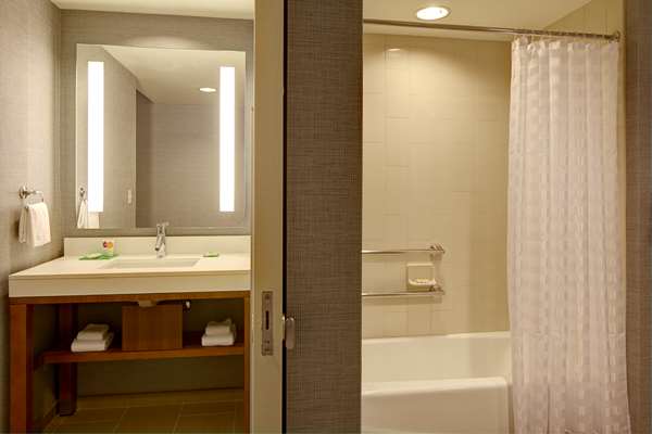  - Hyatt Place Hotel Medford - I-93, Exit 23