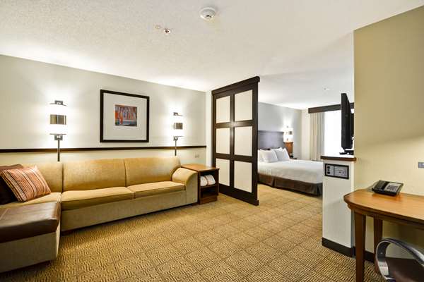 Suite - Hyatt Place Hotel Warrenville