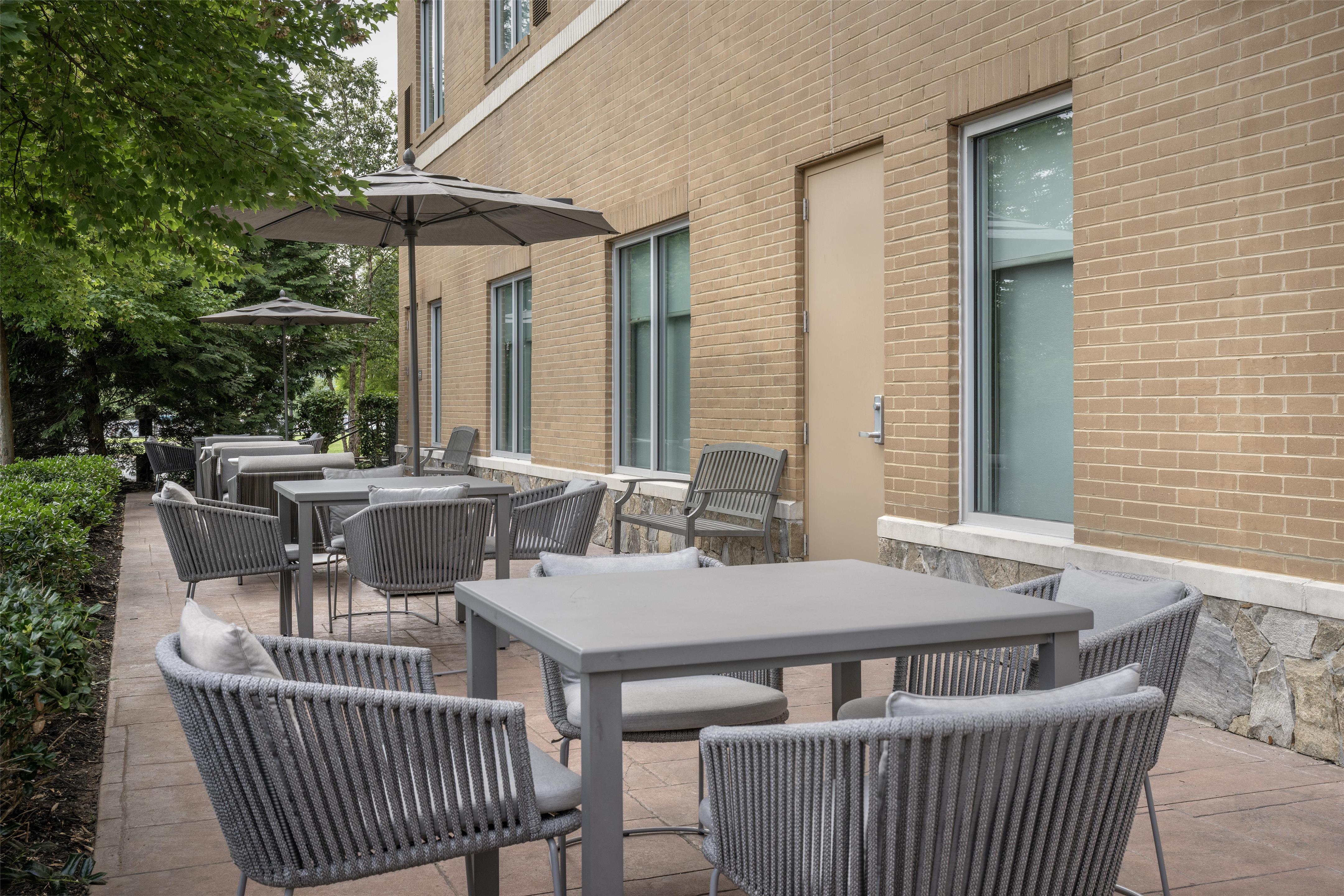 Patio Terrace | Hyatt Place Charlottesville