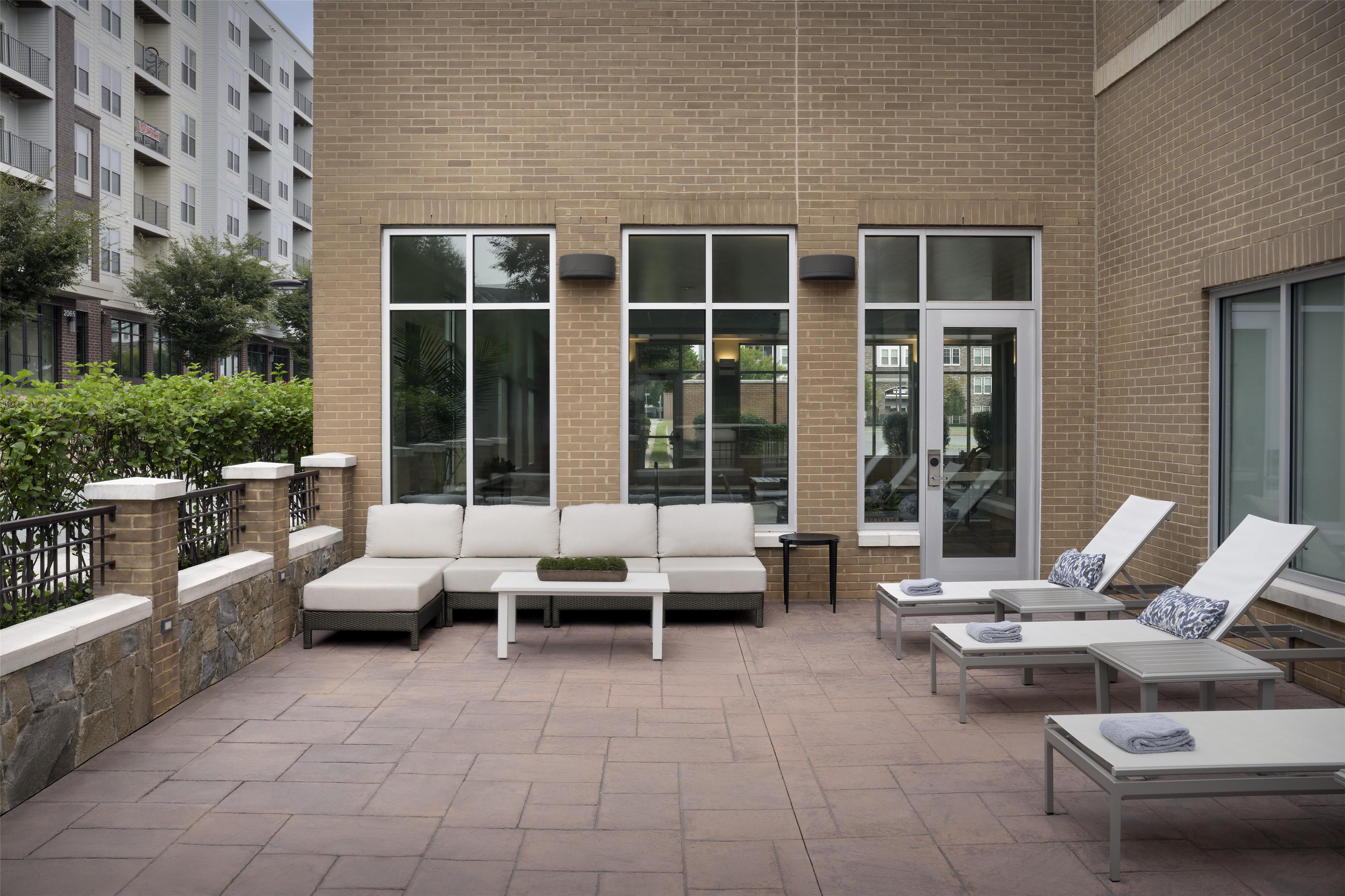 Patio Terrace | Hyatt Place Charlottesville