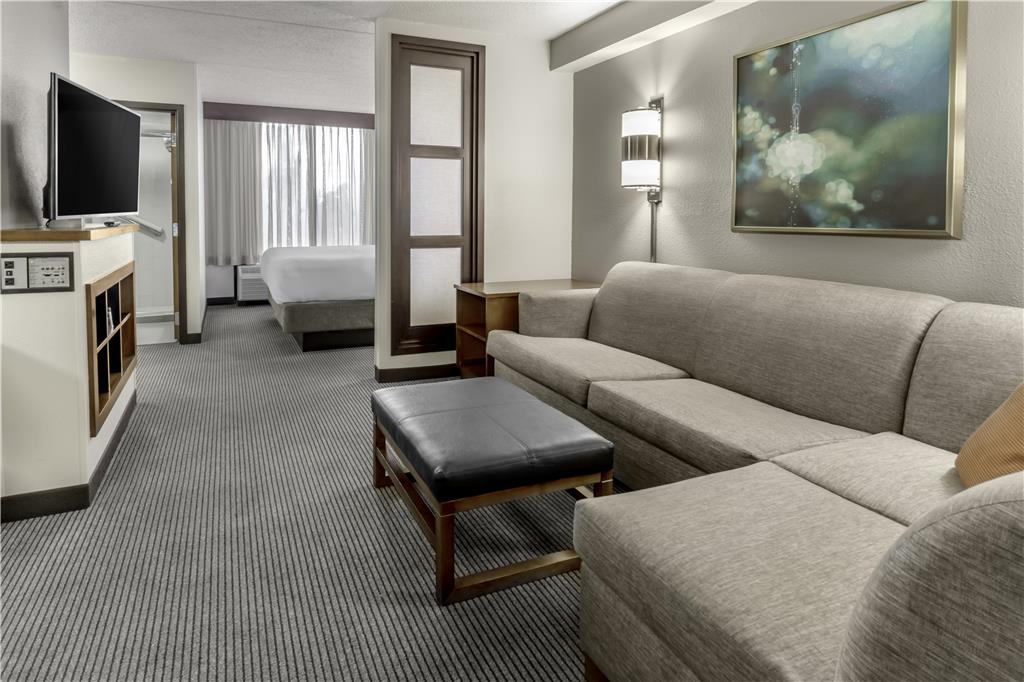 HYATT PLACE CLT BILLY GRAHAM P-guestroom-Guest Room,On-Site.jpg