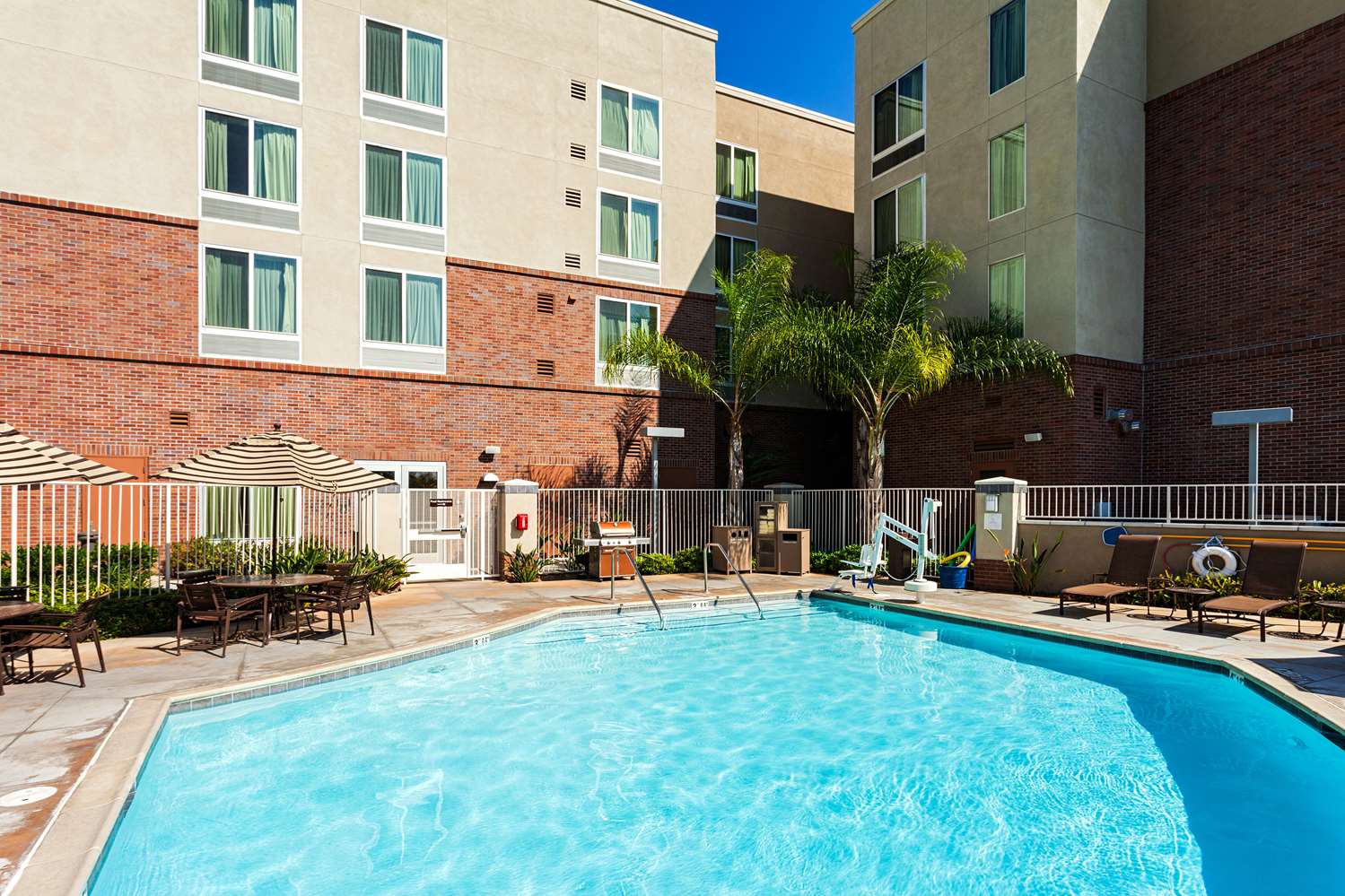 Hyatt Place Hotel Vista, CA See Discounts