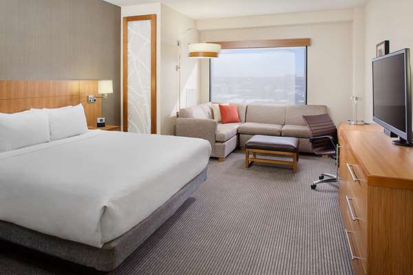  - Hyatt Place Hotel Cherry Creek Glendale - I-25, Exit 204