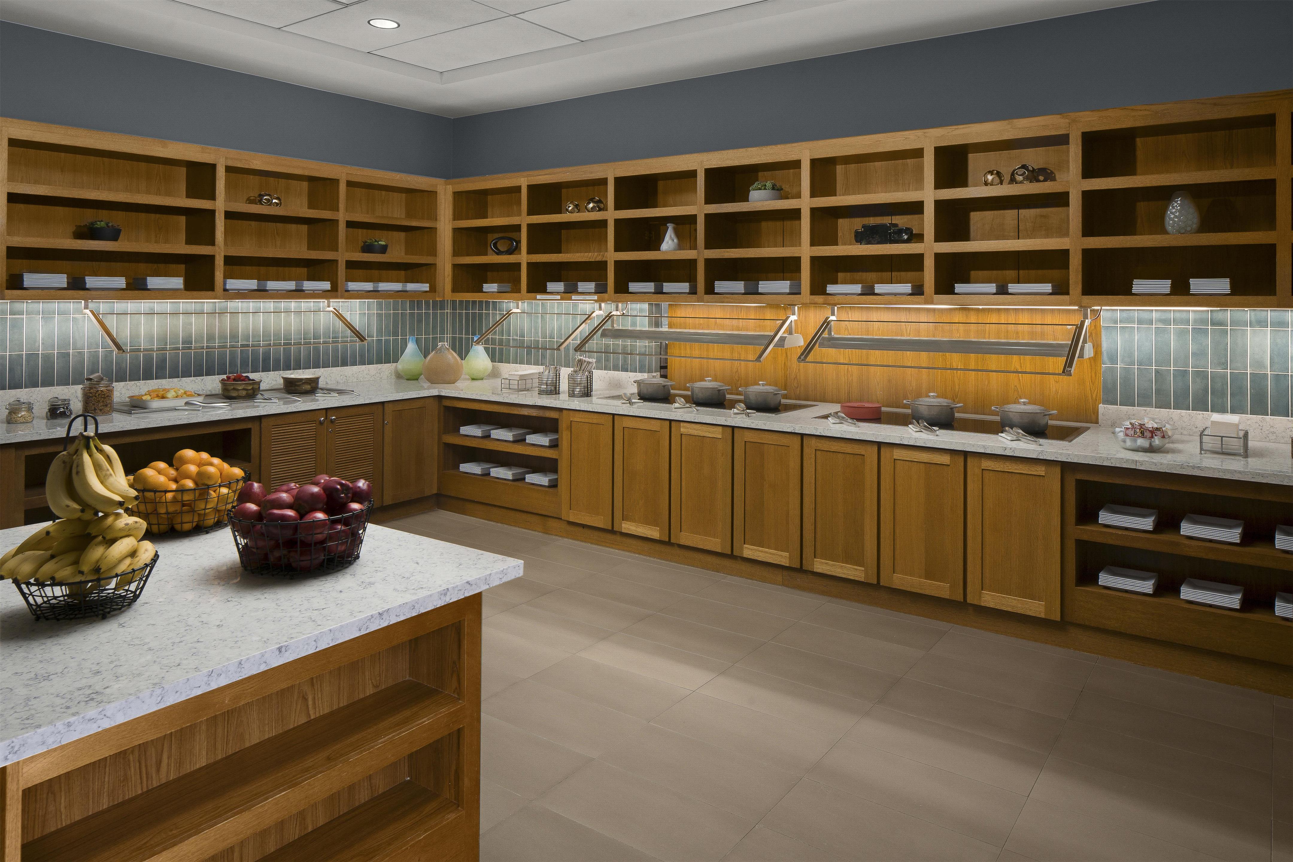 Breakfast Area | Hyatt Place Denver/Cherry Creek