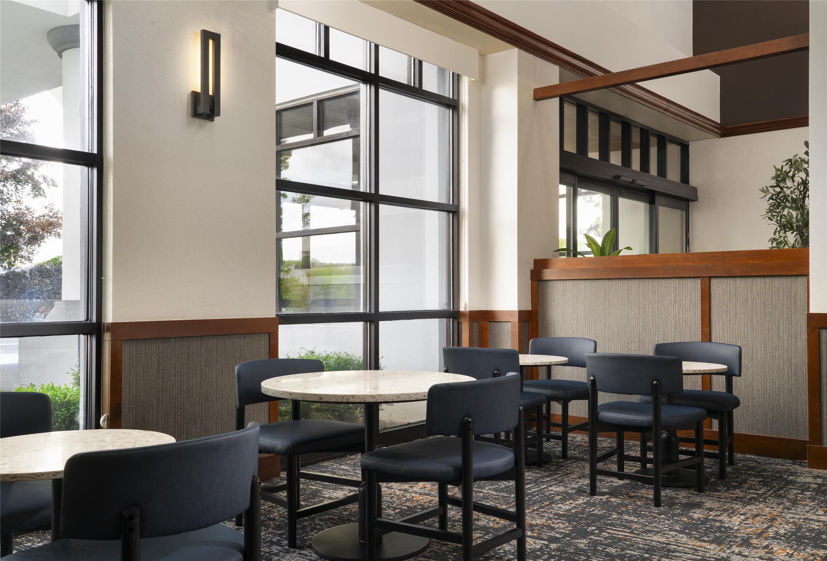 Lobby | Hyatt Place Secaucus/Meadowlands