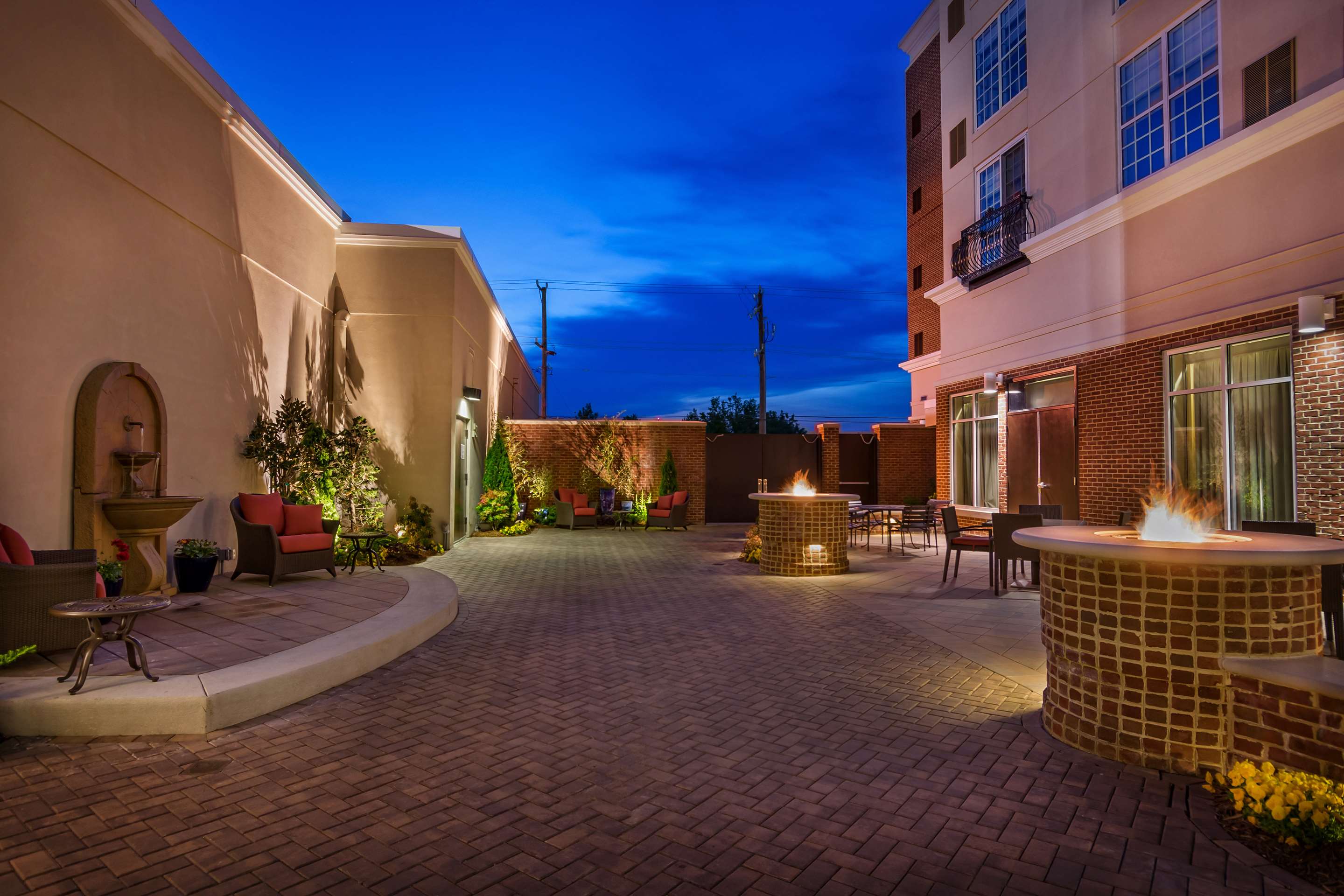 Patio Terrace | Hyatt Place Fredericksburg at Mary Washington