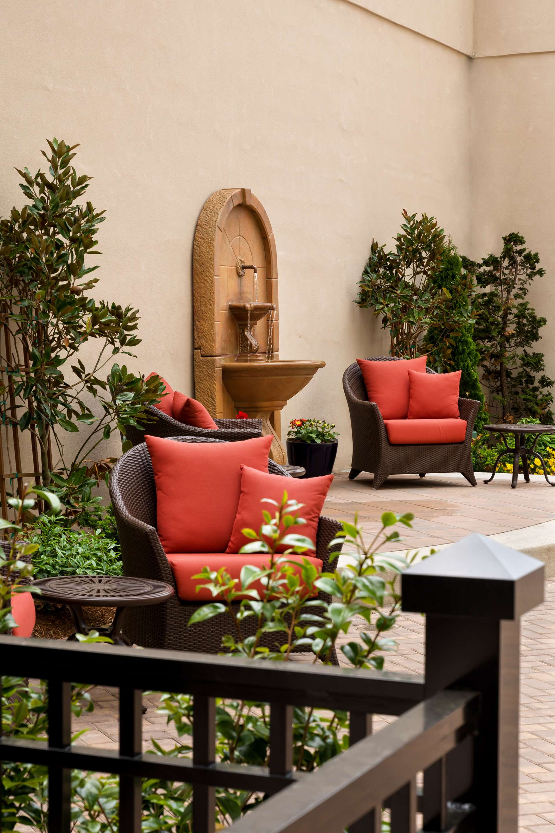 Patio Terrace | Hyatt Place Fredericksburg at Mary Washington