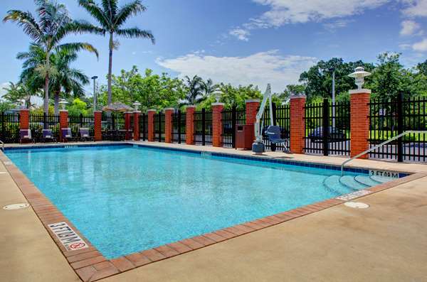 Pool - Hyatt Place Hotel Airport Dania Beach - I-95, Exit 22