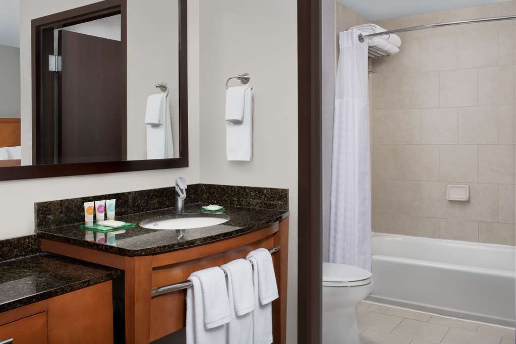 HYATT PLACE HOUSTON SUGAR LAND-guestroom-Guest Room,Bathroom,On-Site.jpg