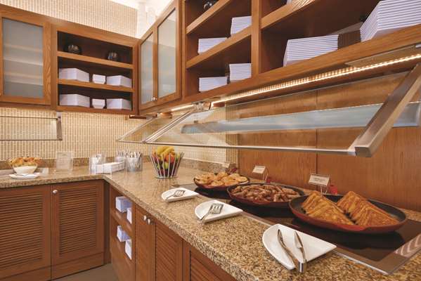 Amenities - Hyatt Place Hotel The Woodlands