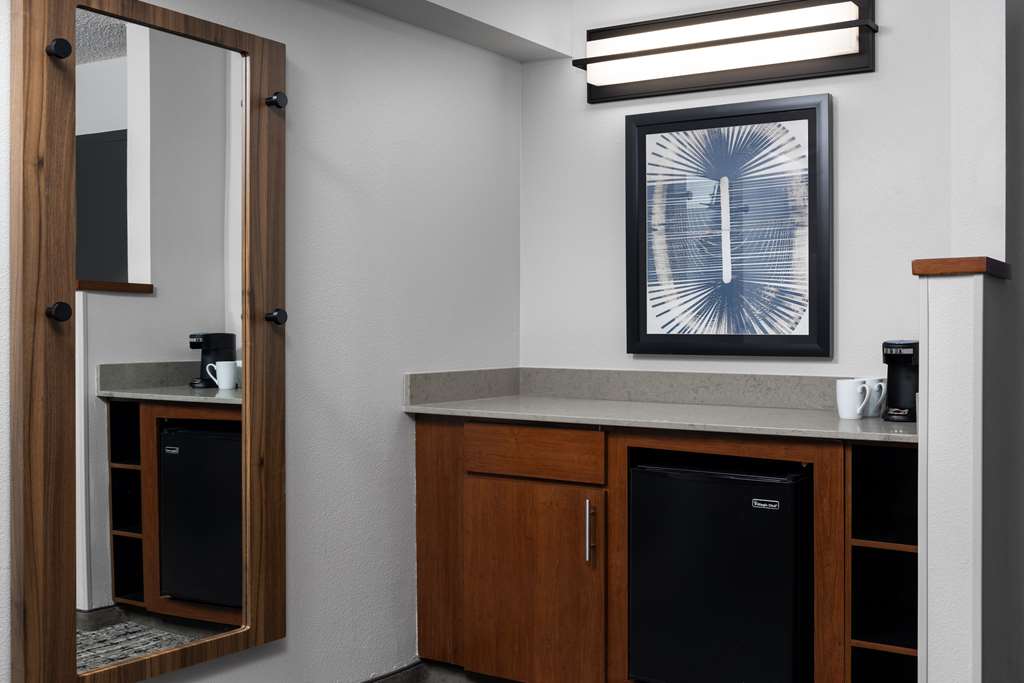 HYATT PLACE CHANTILLY DULLES ARPT S-guestroom-Guest Room,On-Site.jpg
