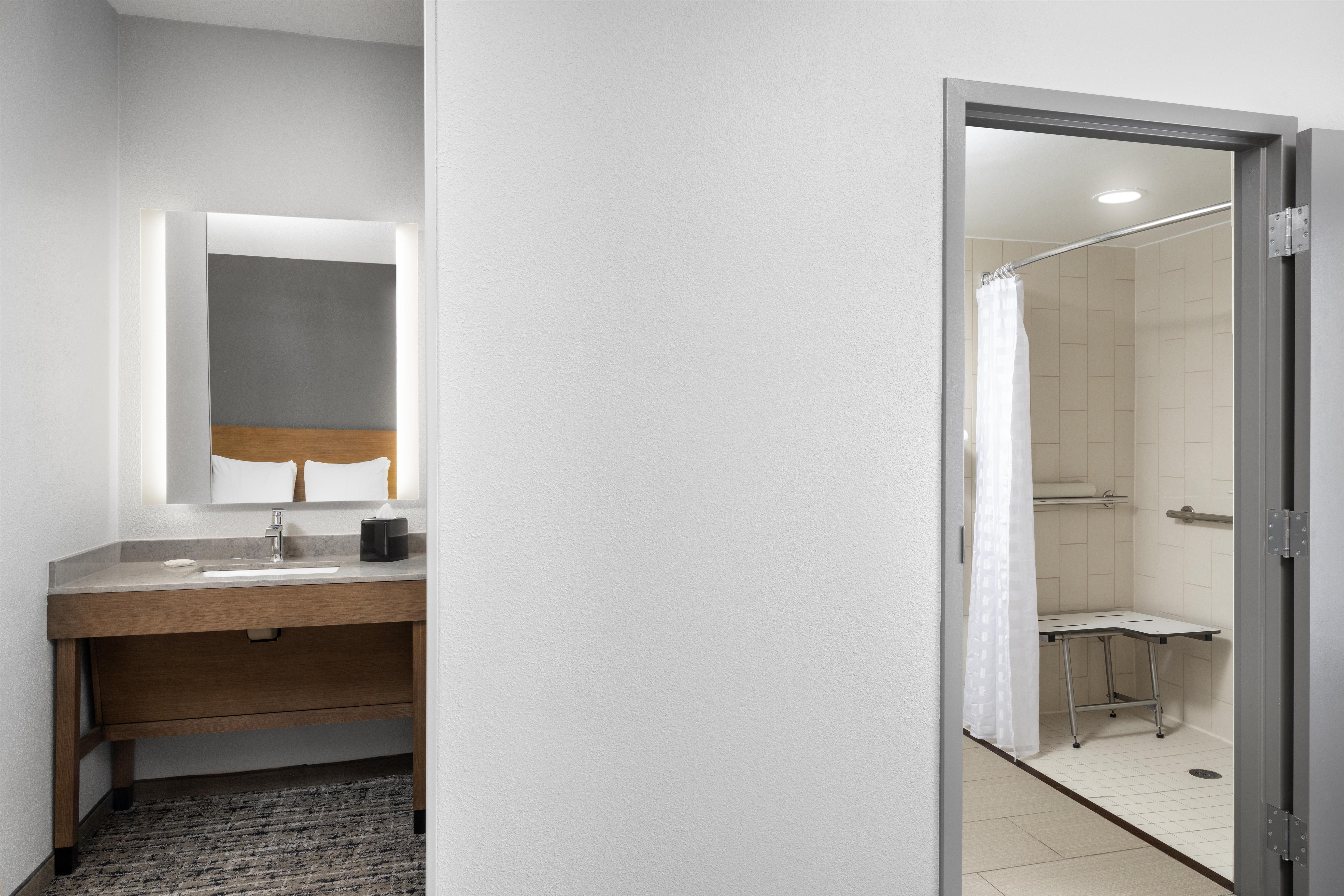Hyatt Place Indianapolis Airport - Tap to explore photos