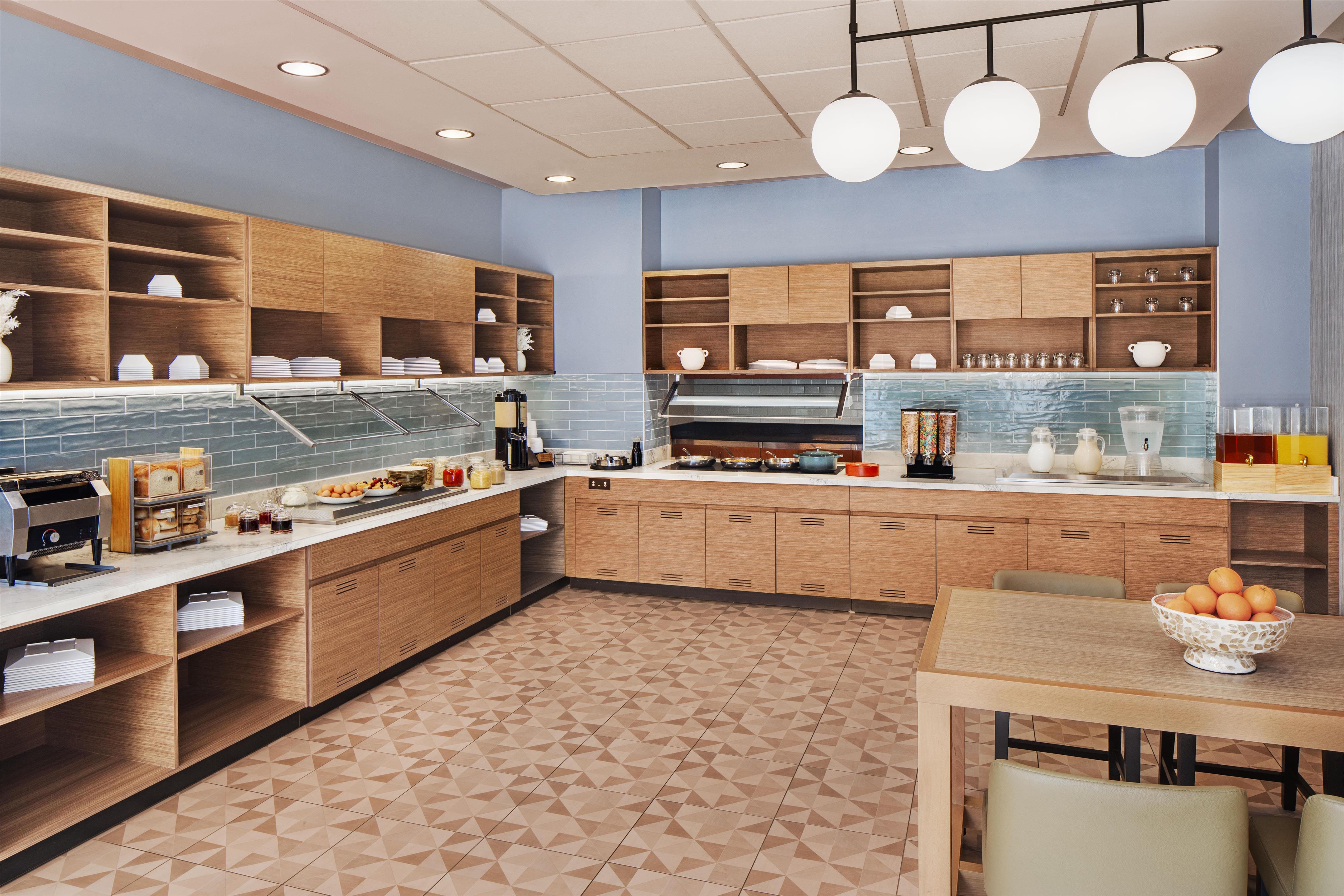 Breakfast Area | Hyatt Place Lake Mary/Orlando North