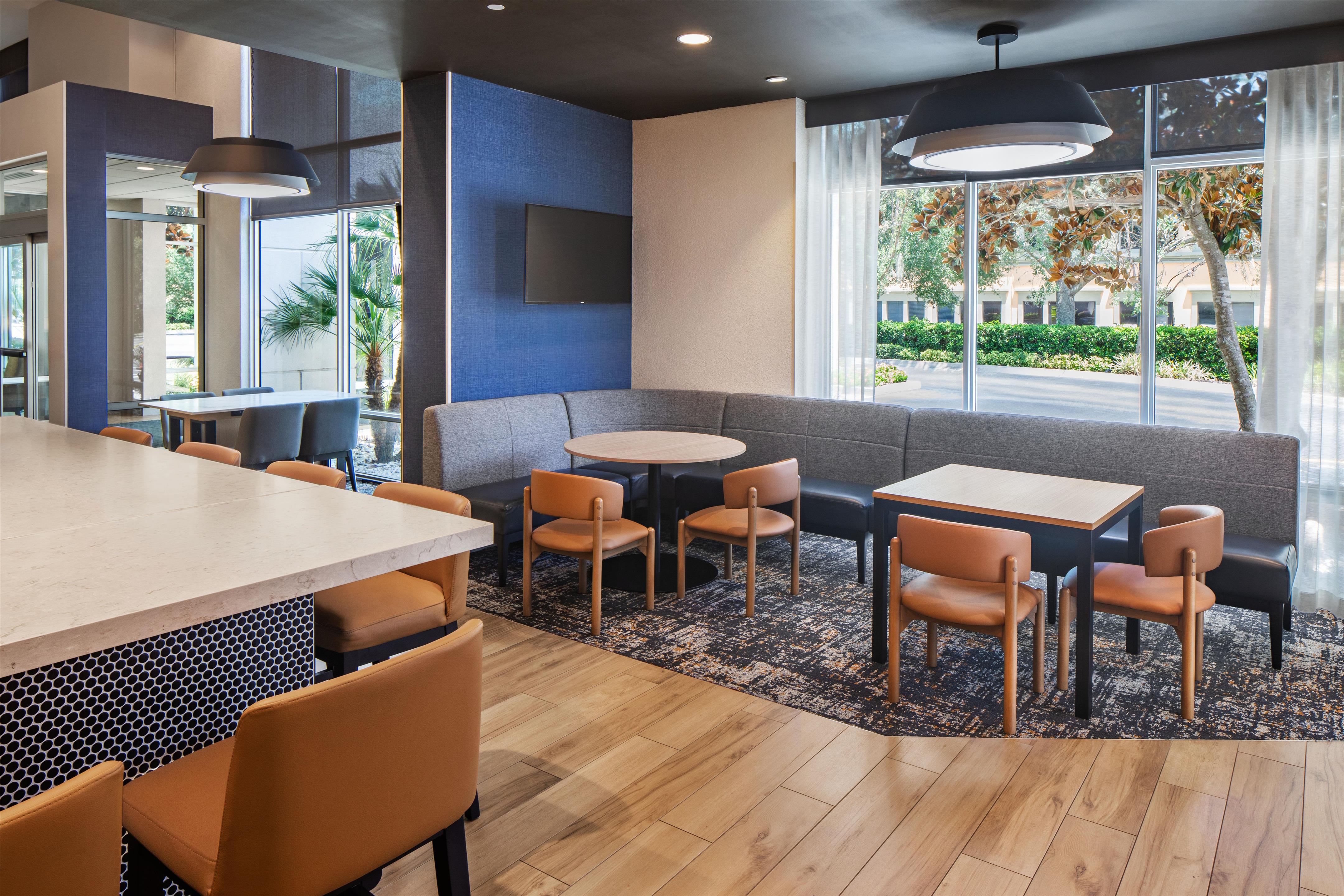 Bar Lounge | Hyatt Place Lake Mary/Orlando North
