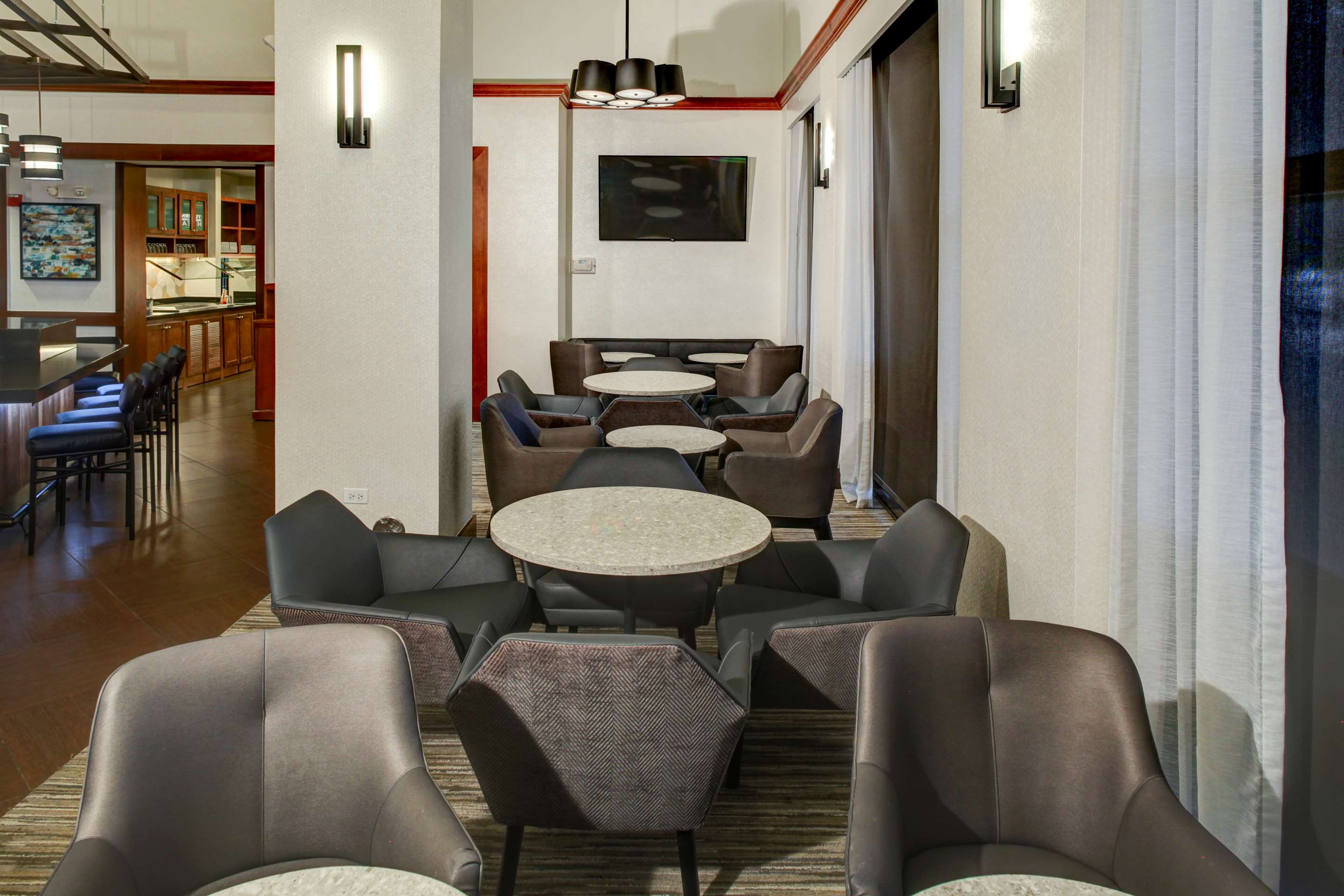 Bar Lounge | Hyatt Place Memphis Primacy Park