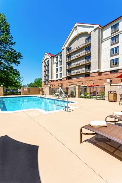 Pool - Hyatt Place Hotel Overland Park