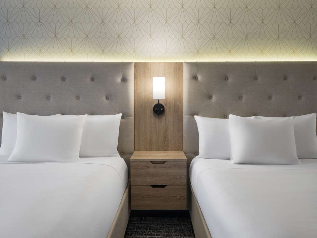 HYATT PLACE OVERLAND PARK METCALF-guestroom-Guest Room,On-Site.jpg