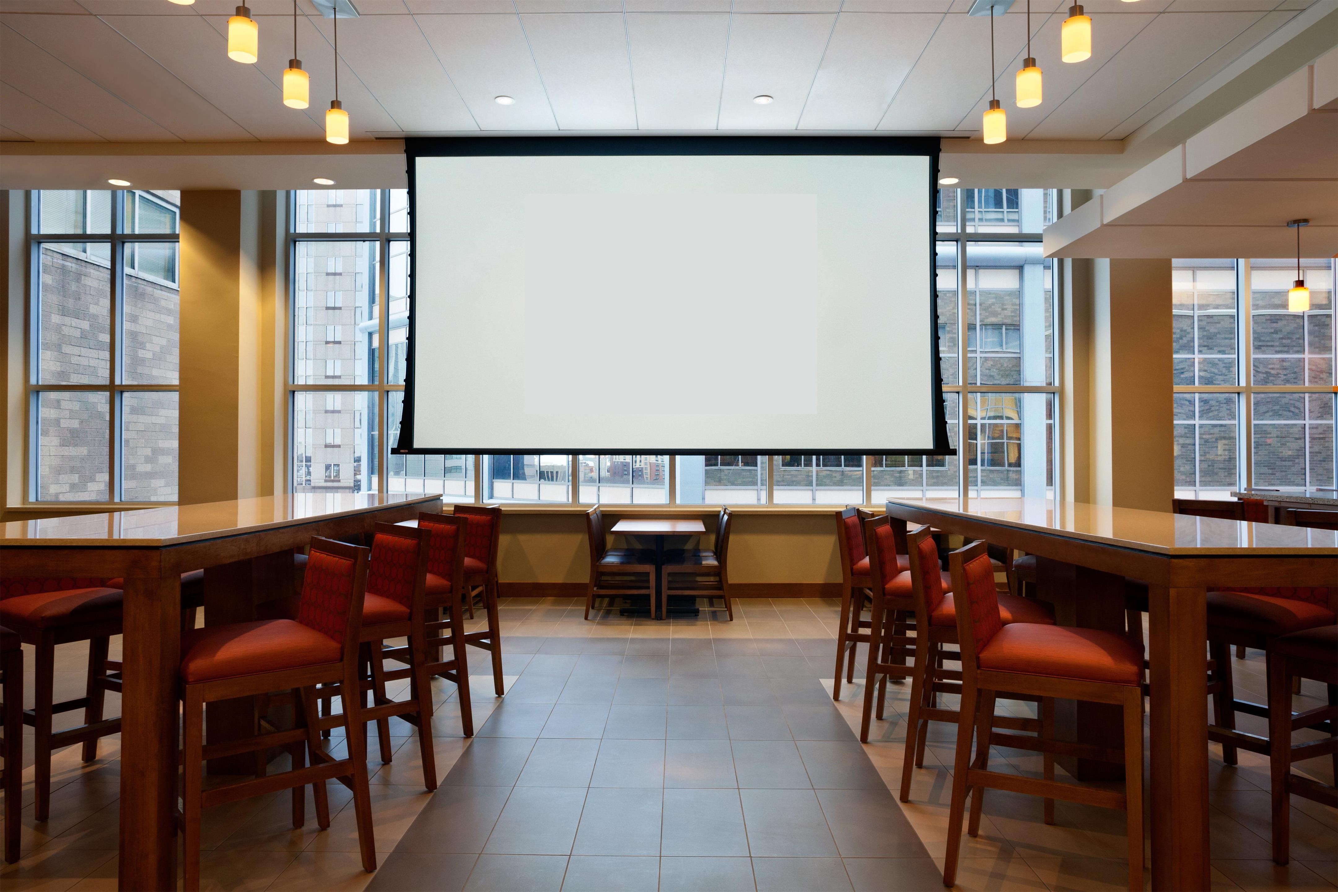 Bar Lounge | Hyatt Place Minneapolis Downtown