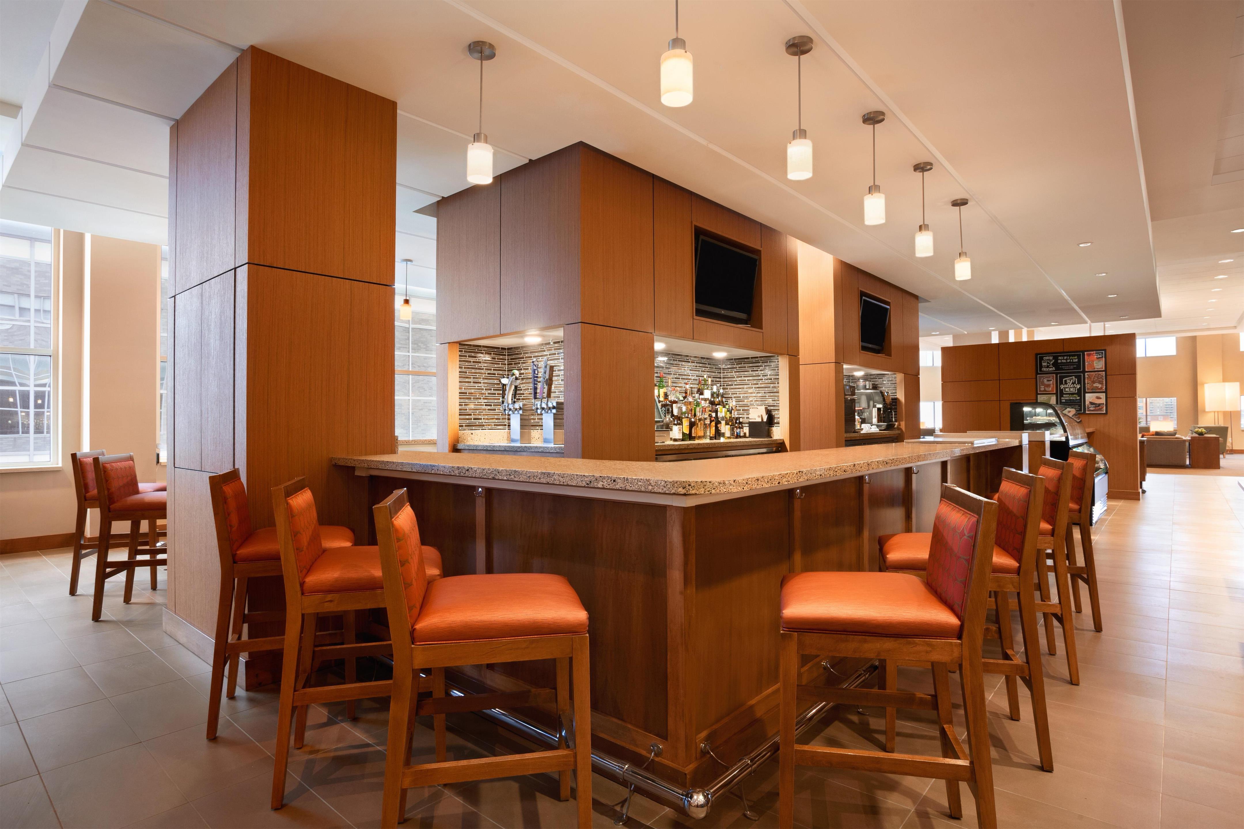 Bar Lounge | Hyatt Place Minneapolis Downtown