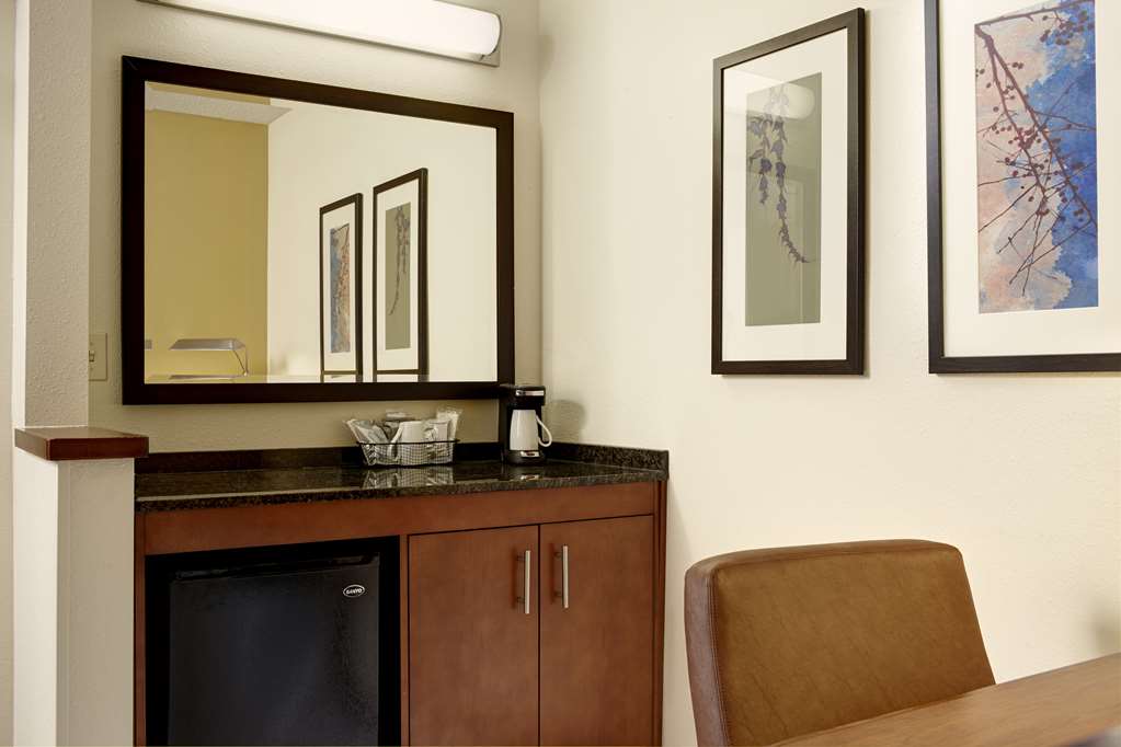 HYATT PLACE COCONUT POINT-guestroom-Guest Room,On-Site.jpg