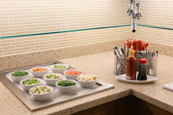 Restaurant - Hyatt Place Hotel La Guardia Airport Flushing