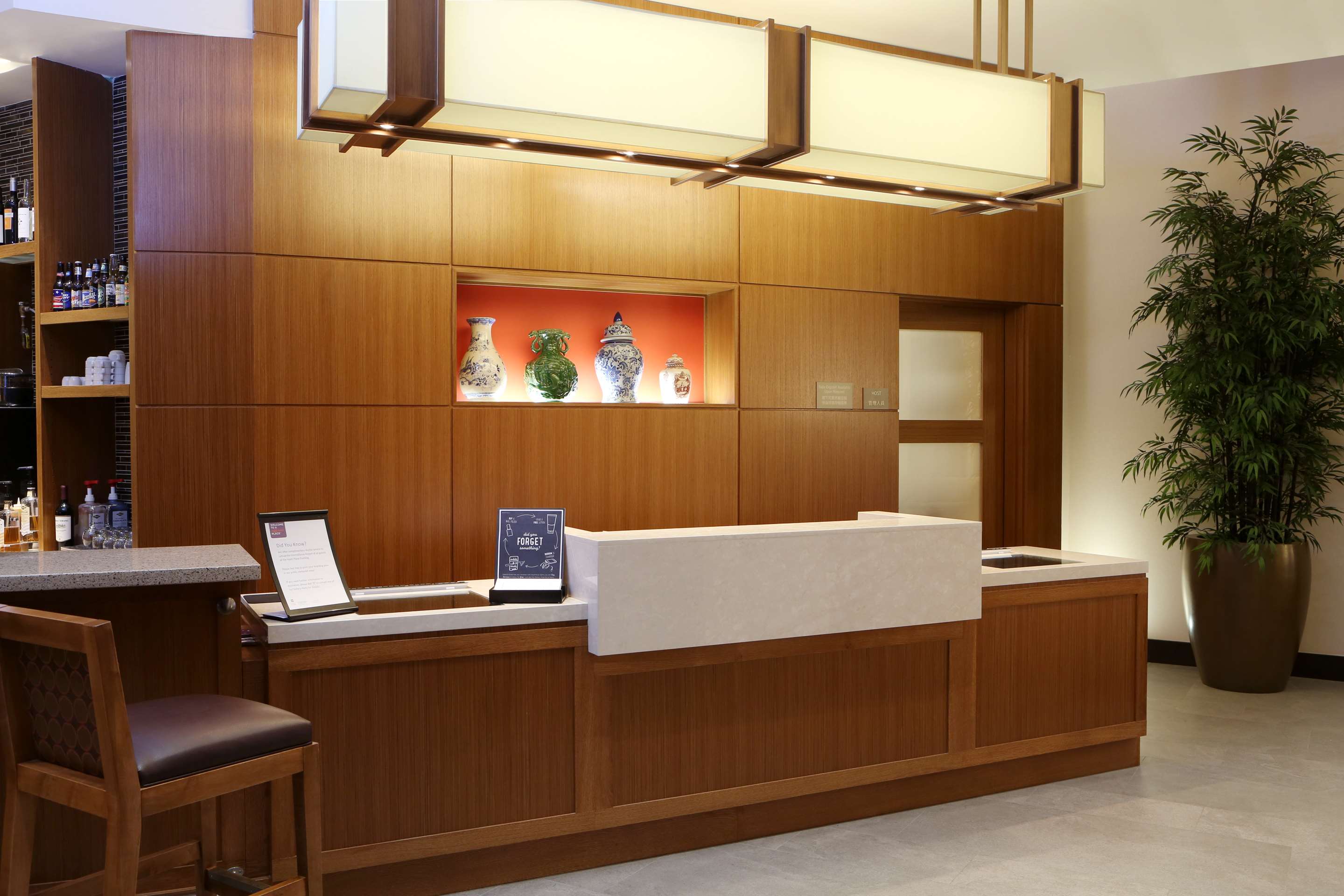 Lobby | Hyatt Place Flushing/LaGuardia Airport