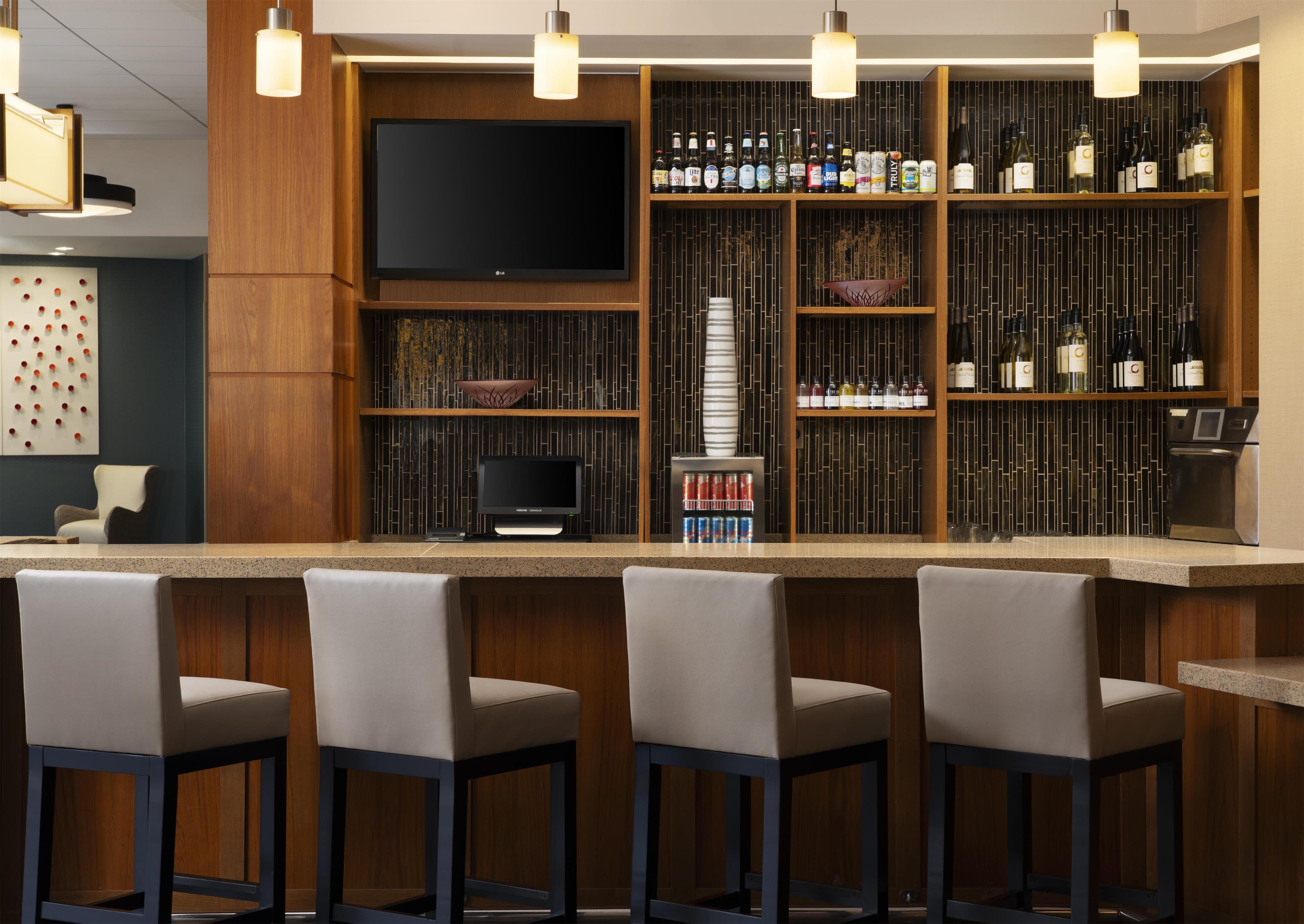 Bar Lounge | Hyatt Place Omaha Downtown Old Market