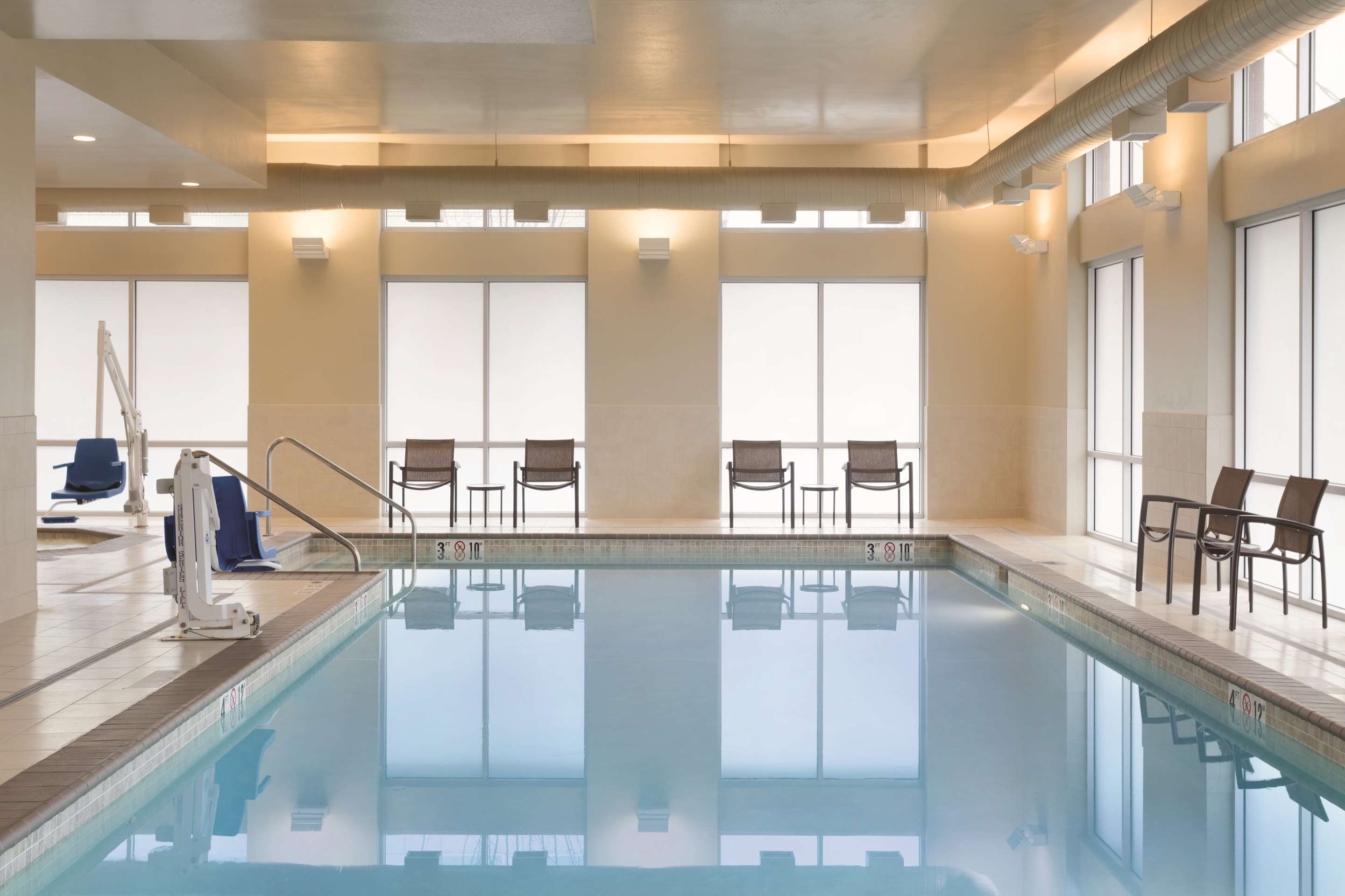 Pool | Hyatt Place Portland Airport/Cascade Station