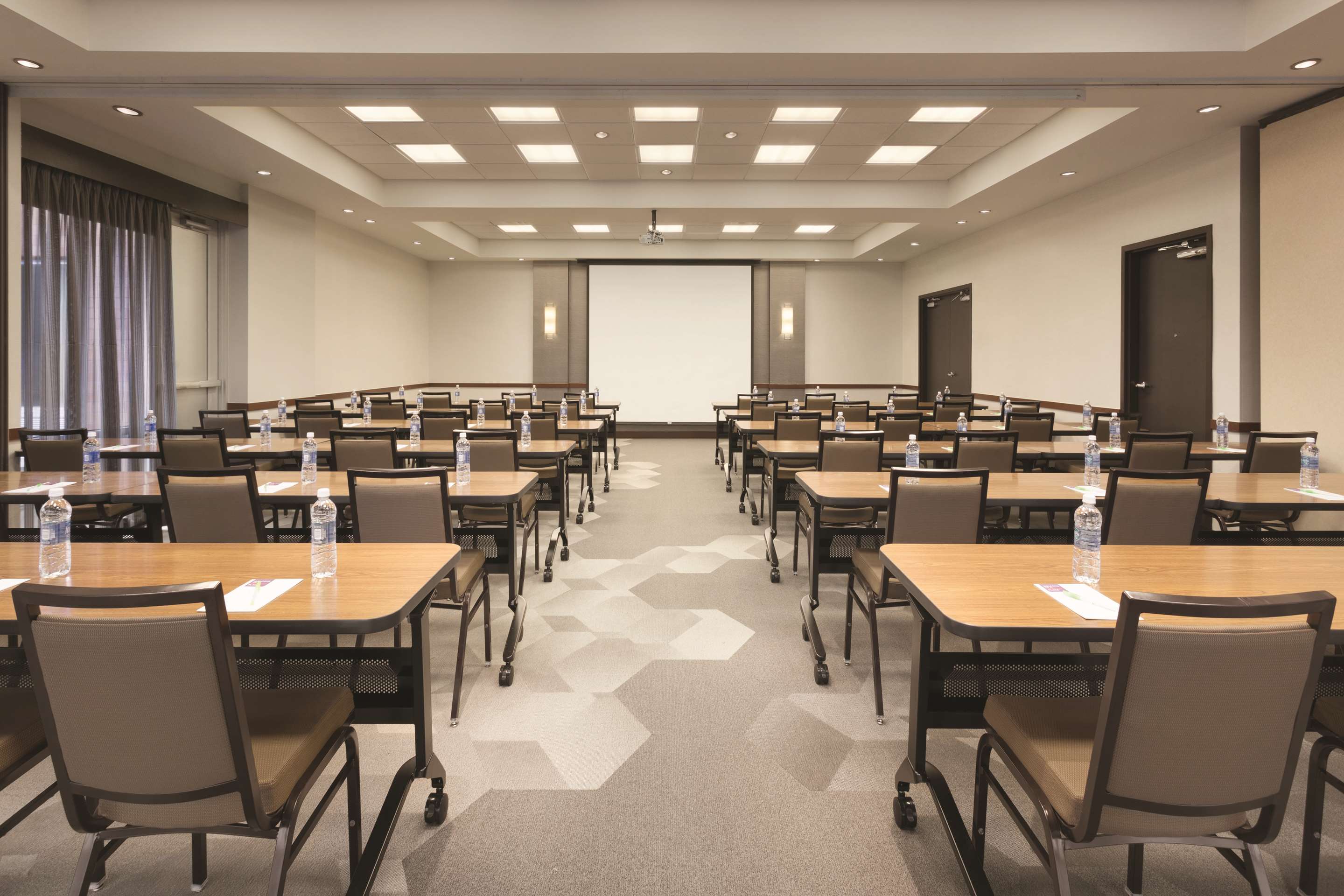Meeting Room | Hyatt Place Portland Airport/Cascade Station
