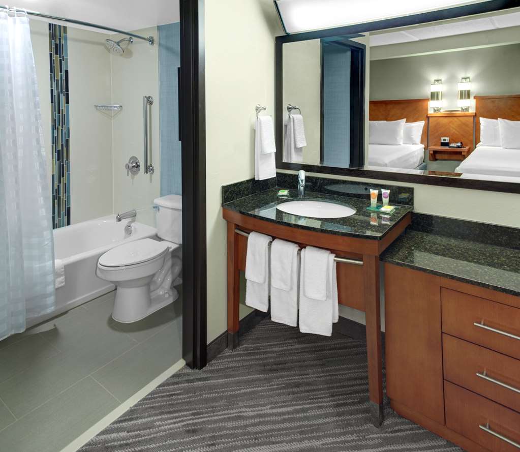HYATT PLACE PIT/ROBINSON MALL-guestroom-Guest Room,Bathroom,On-Site.jpg