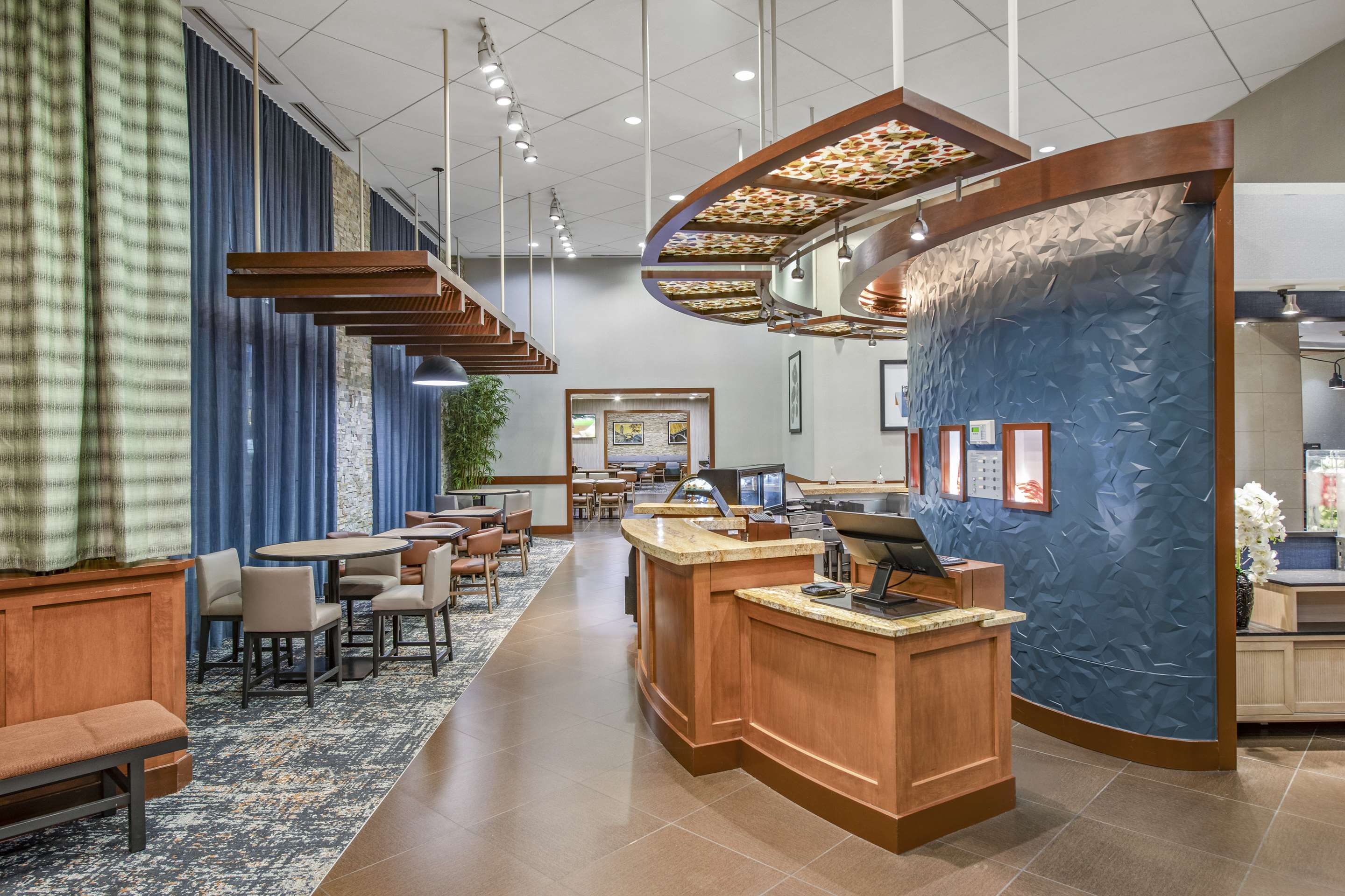 Lobby | Hyatt Place Riverside Downtown