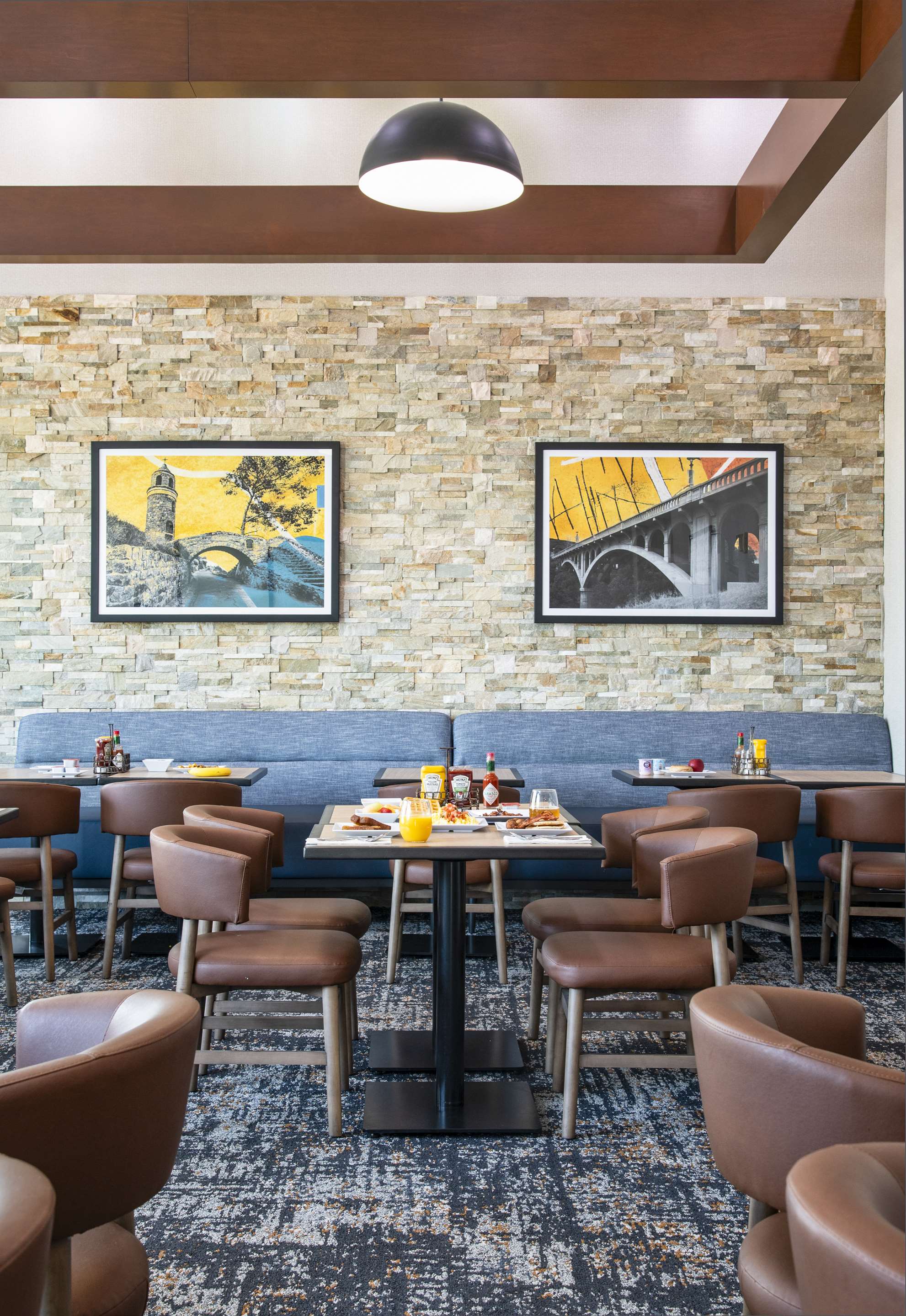 Restaurant | Hyatt Place Riverside Downtown
